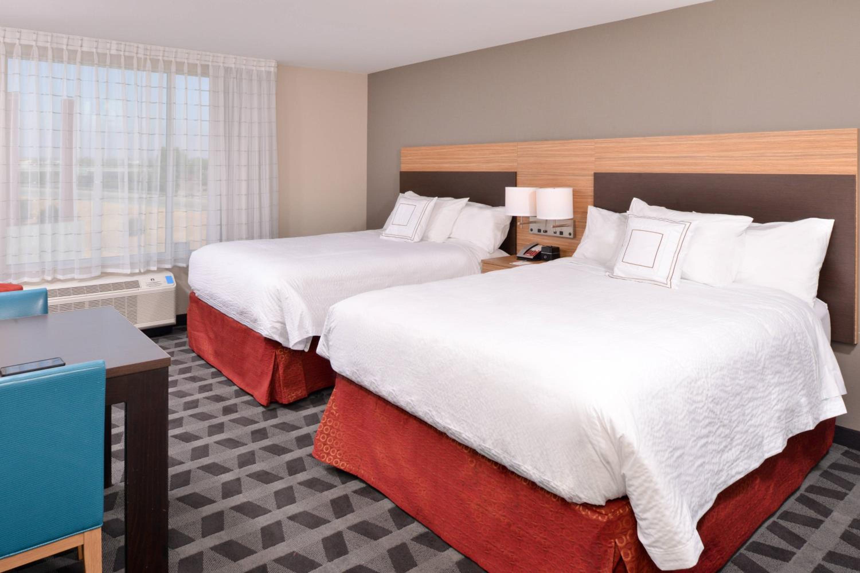 Studio with Two Queen Beds - Hearing Accessible