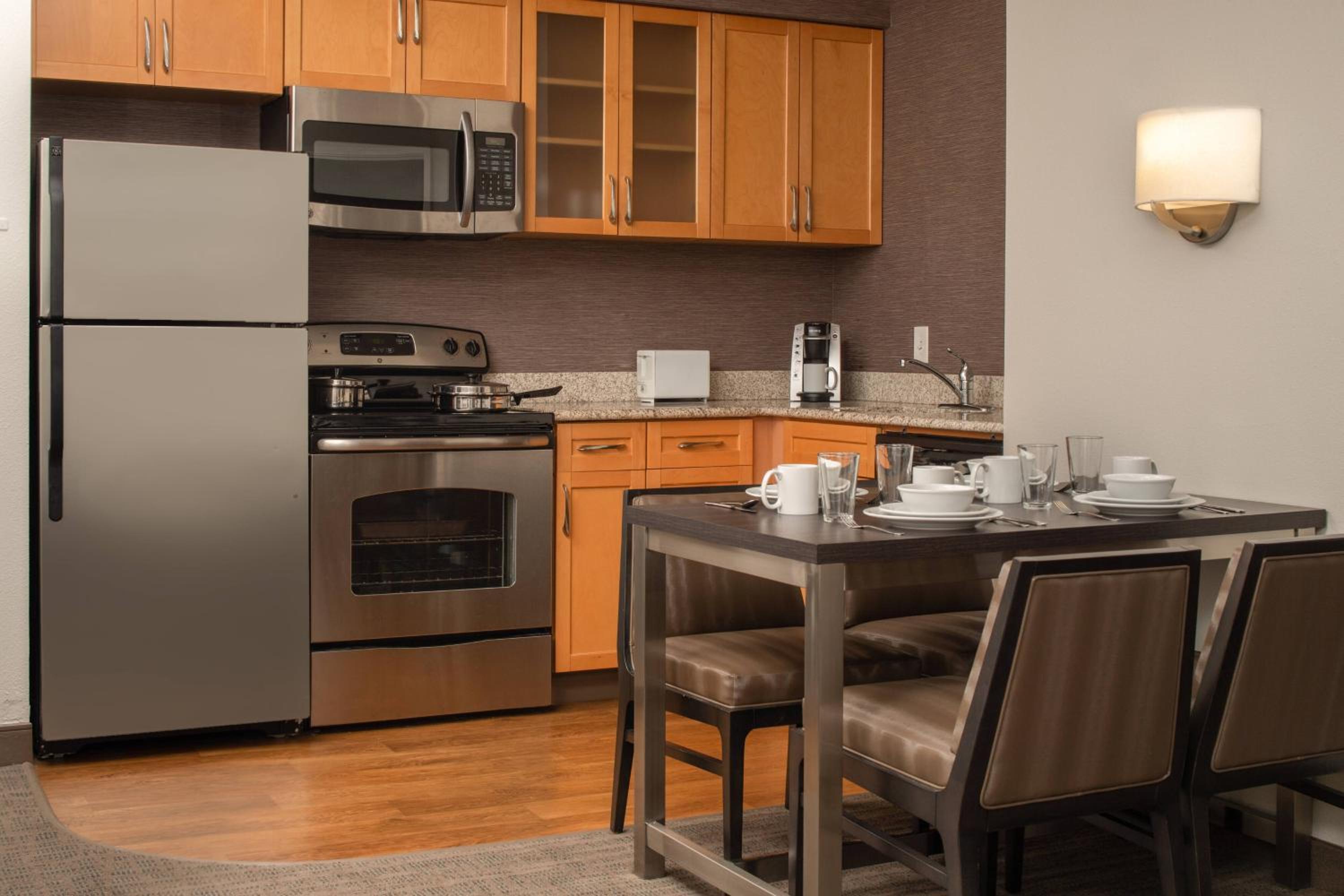 Two-Bedroom Suite - Photo 5