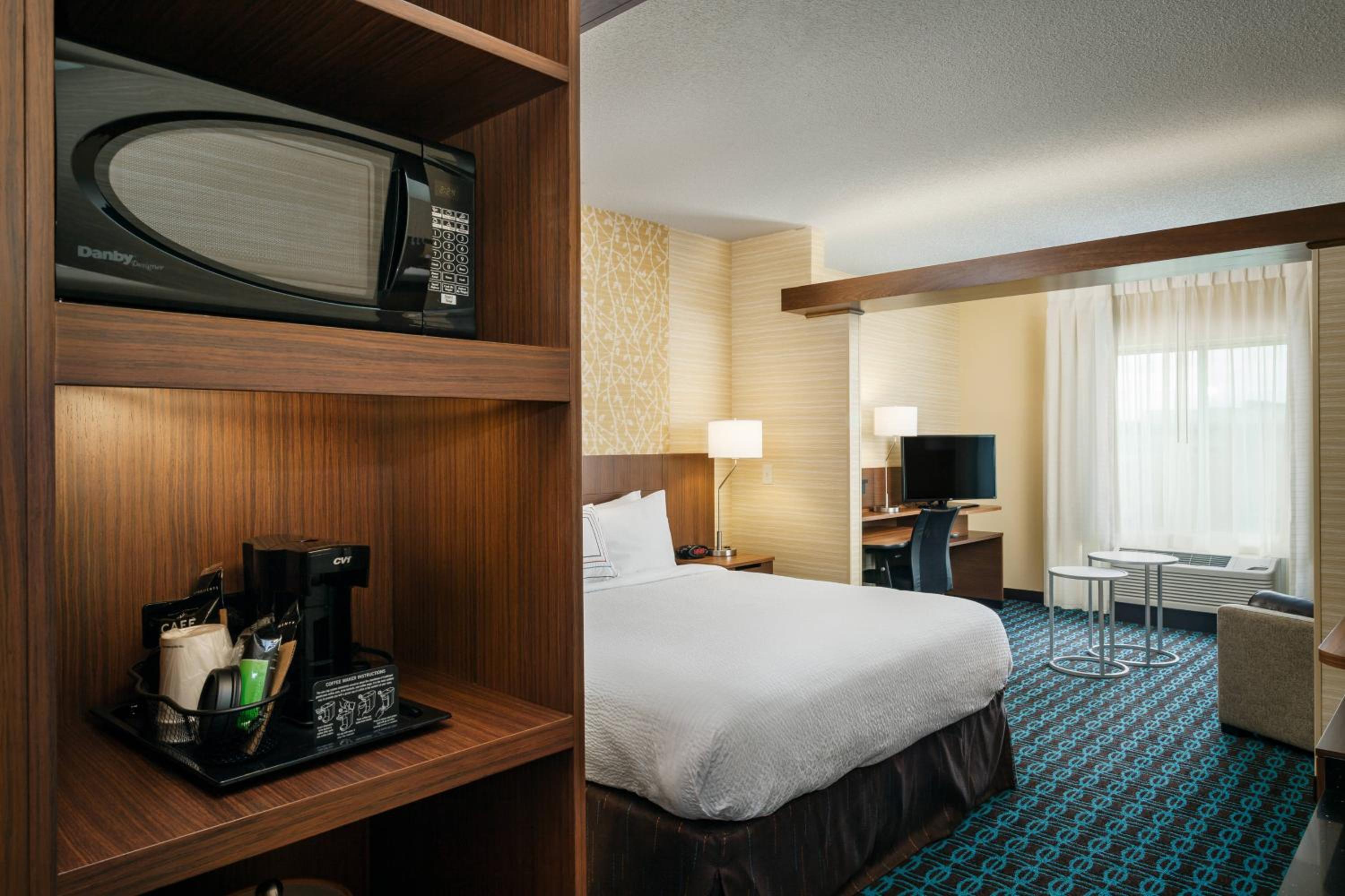 King Suite with Sofa Bed - Hearing Accessible photo 3