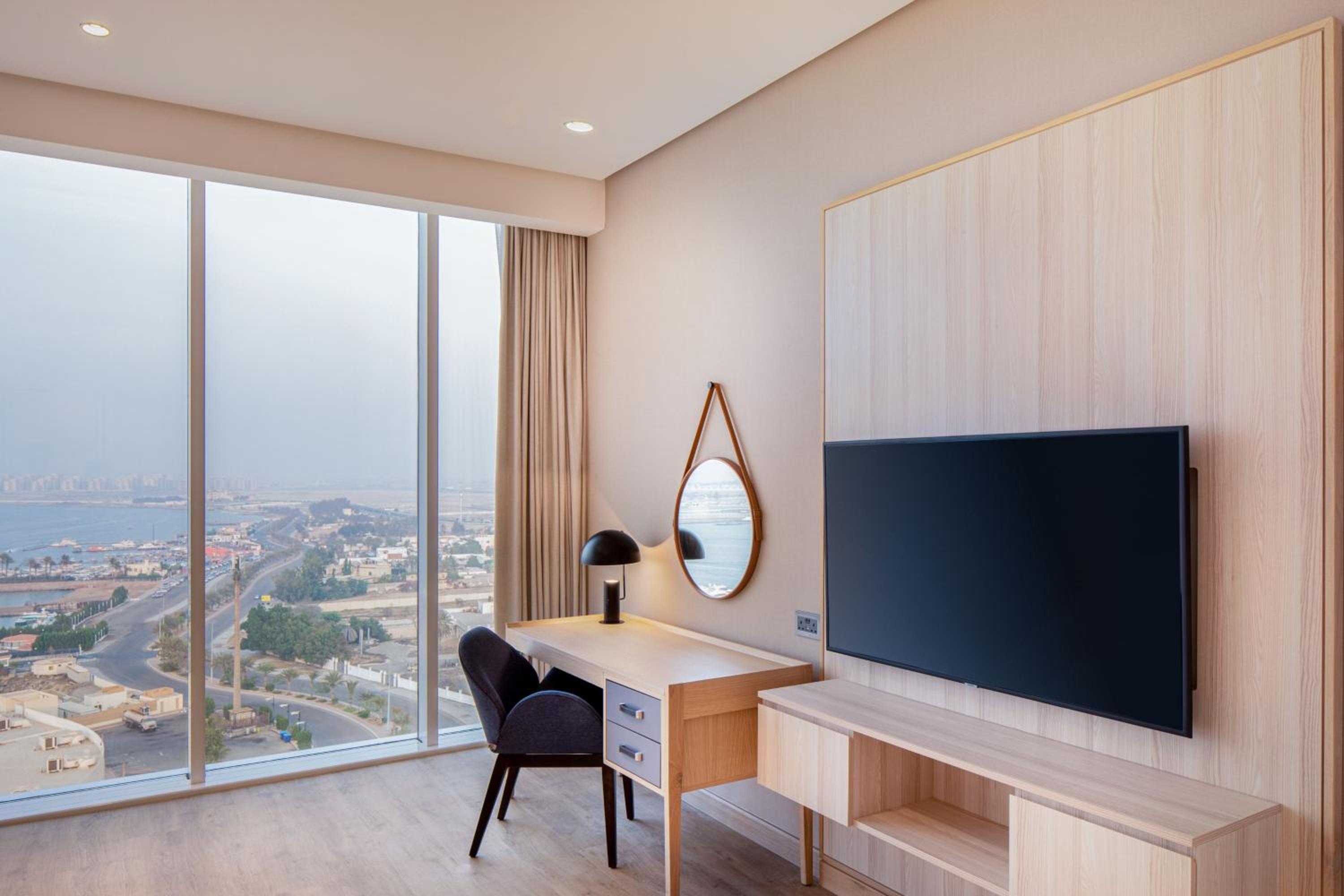 Junior King Suite - Photo 2