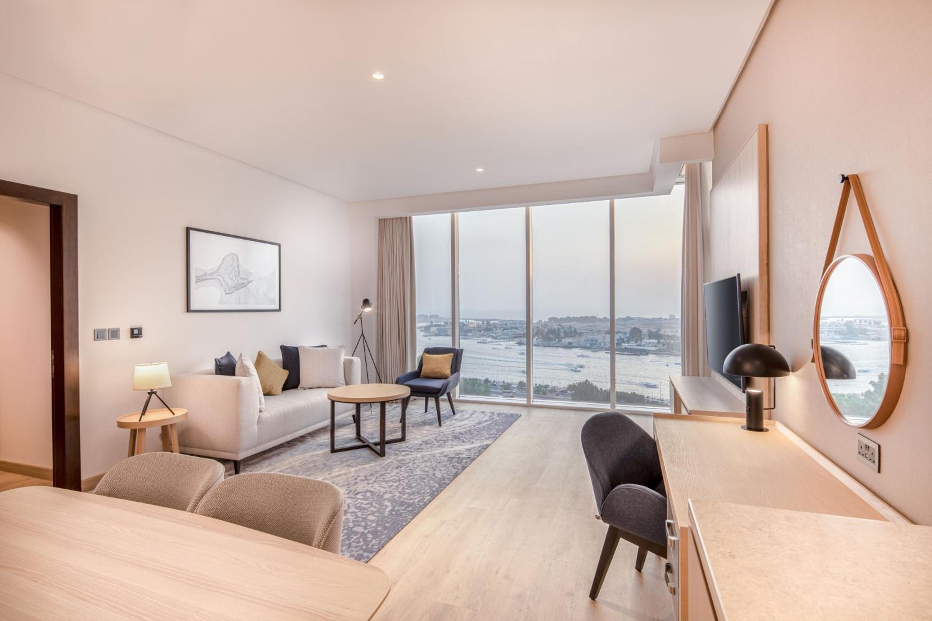 One-Bedroom Executive King Suite - Photo 6