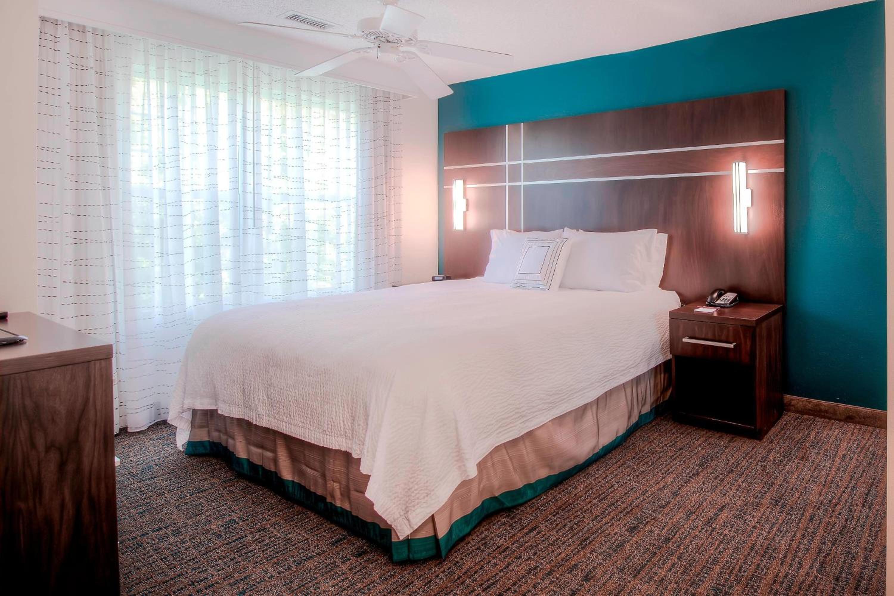 Executive King Suite - Photo 5