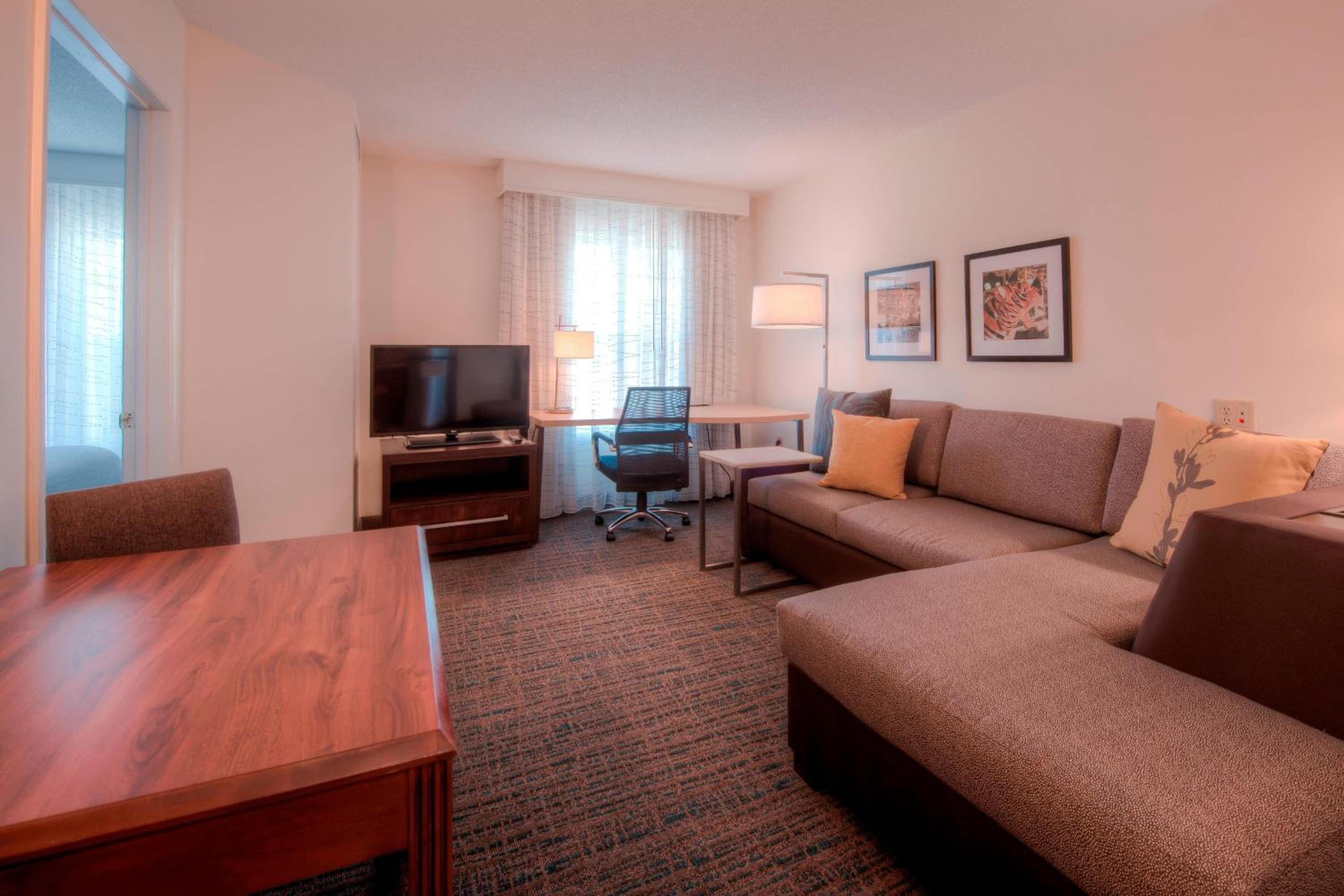 One-Bedroom Suite - Photo 1