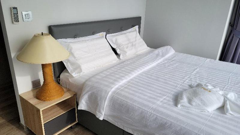 Two-Bedroom Apartment - Photo 31