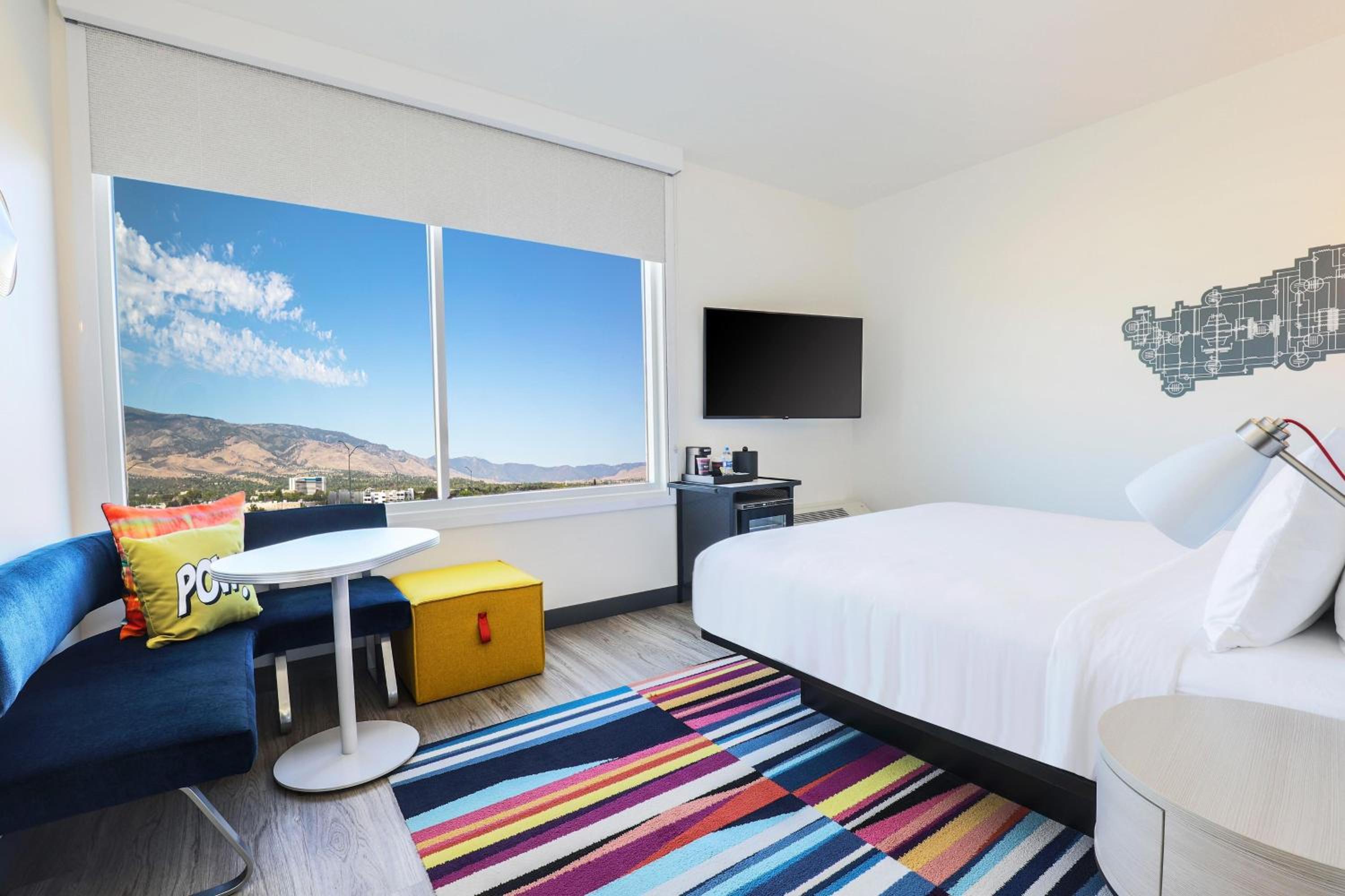 Aloft, Guest room, 1 King - Photo 8