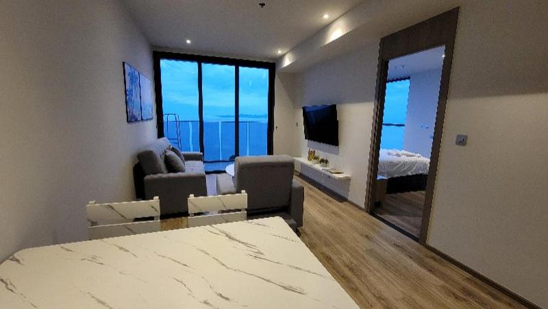 Two-Bedroom Apartment - Photo 9