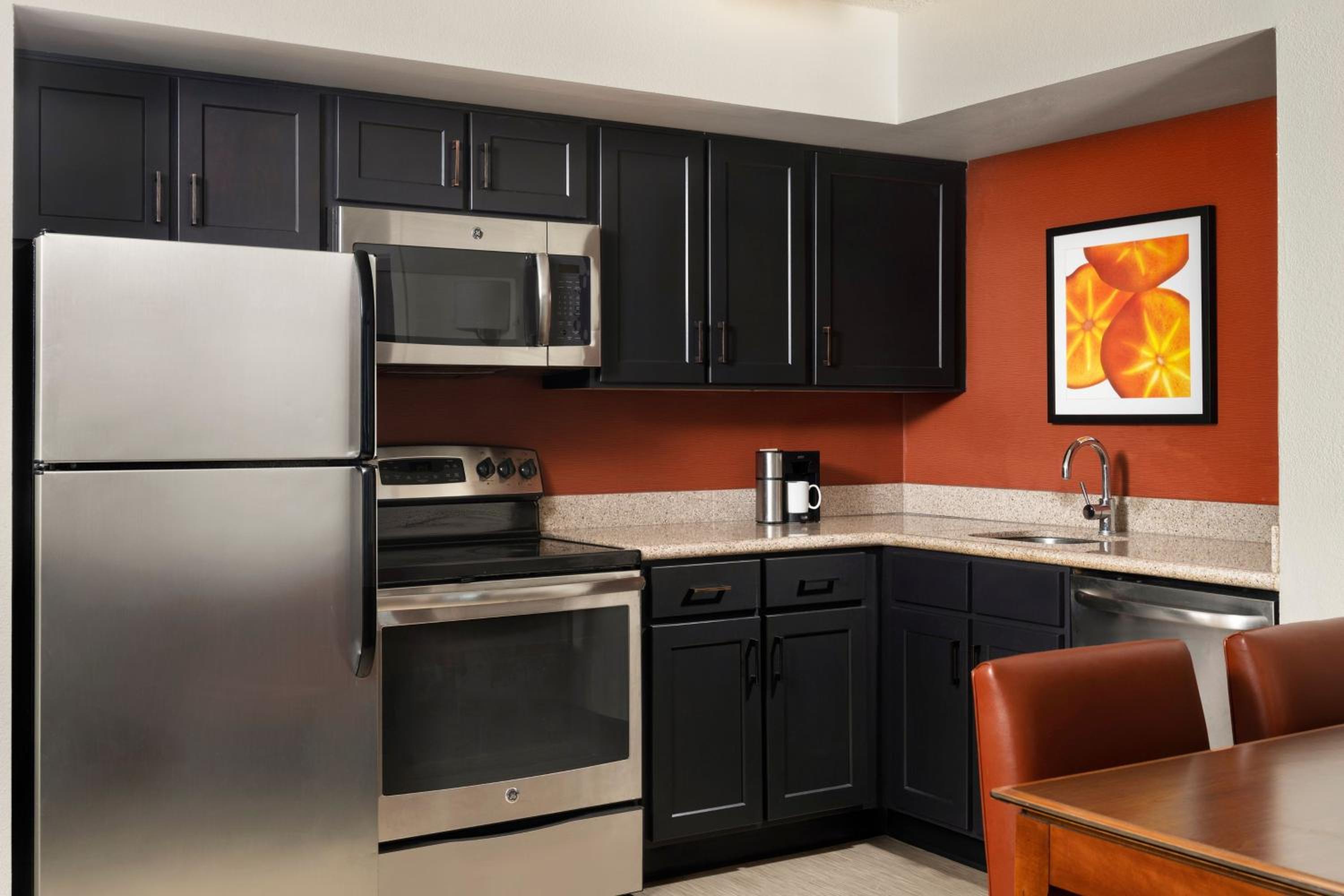 2 Bedroom Suite - Photo 5