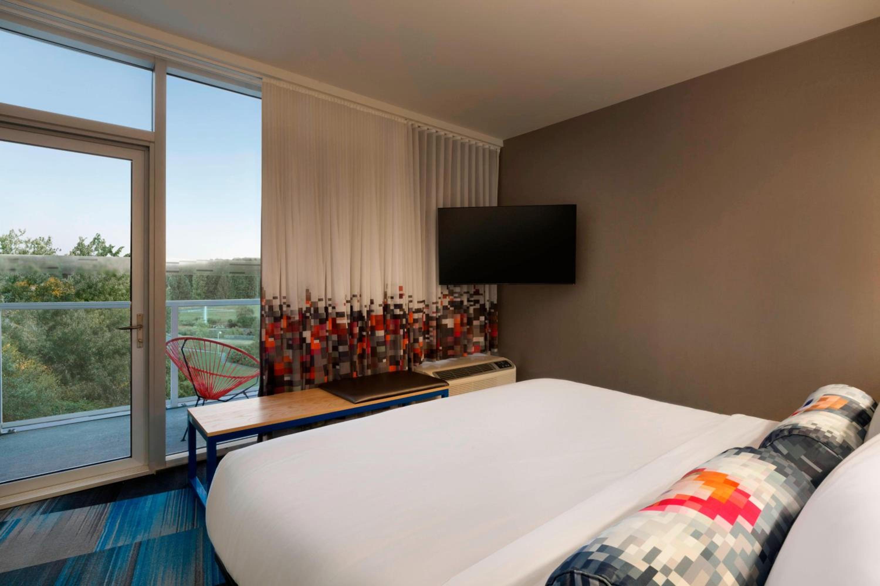 Suite, King, Sofa bed