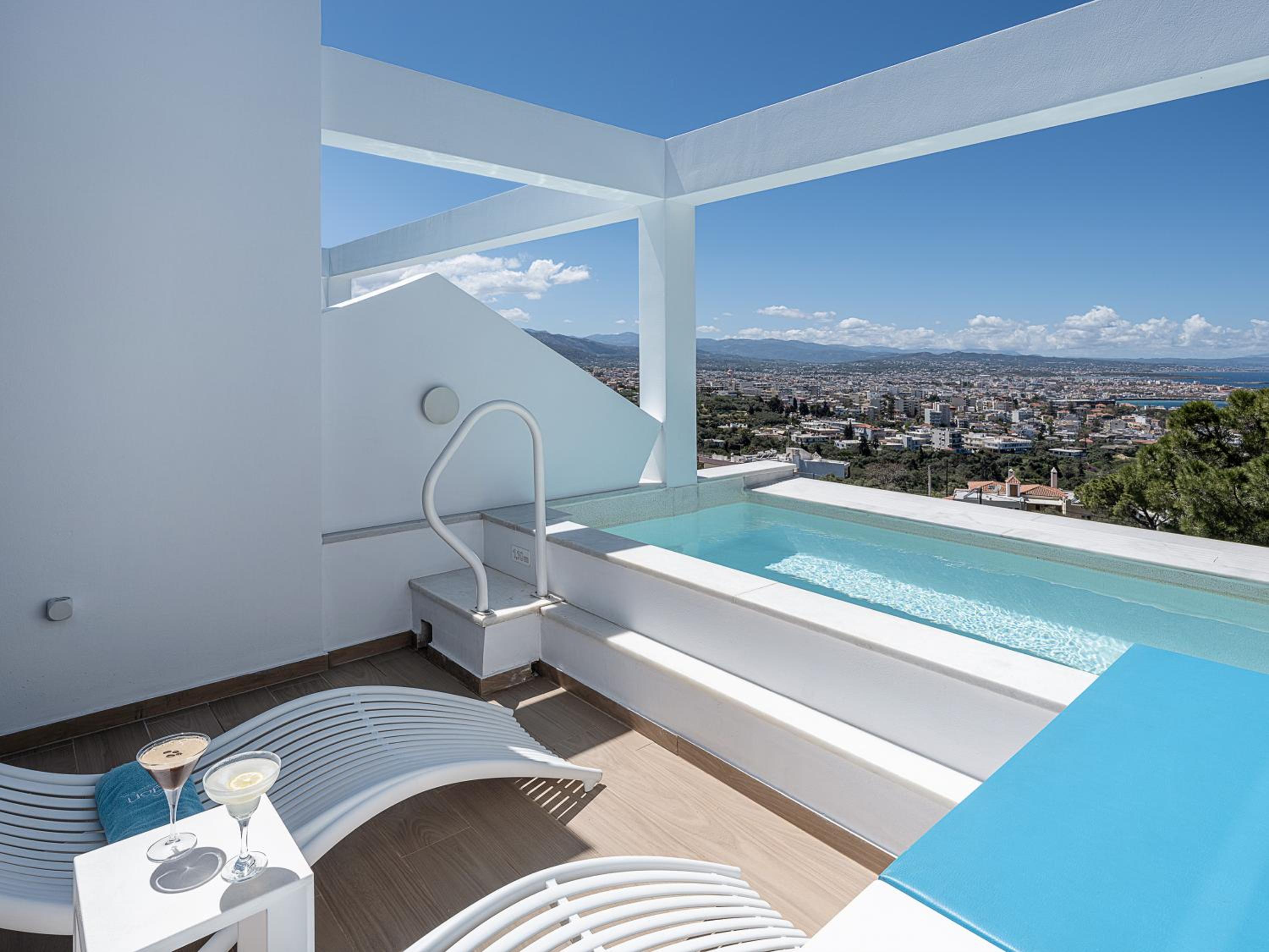 Superior Suite with Sea View and Private Pool - Photo 55