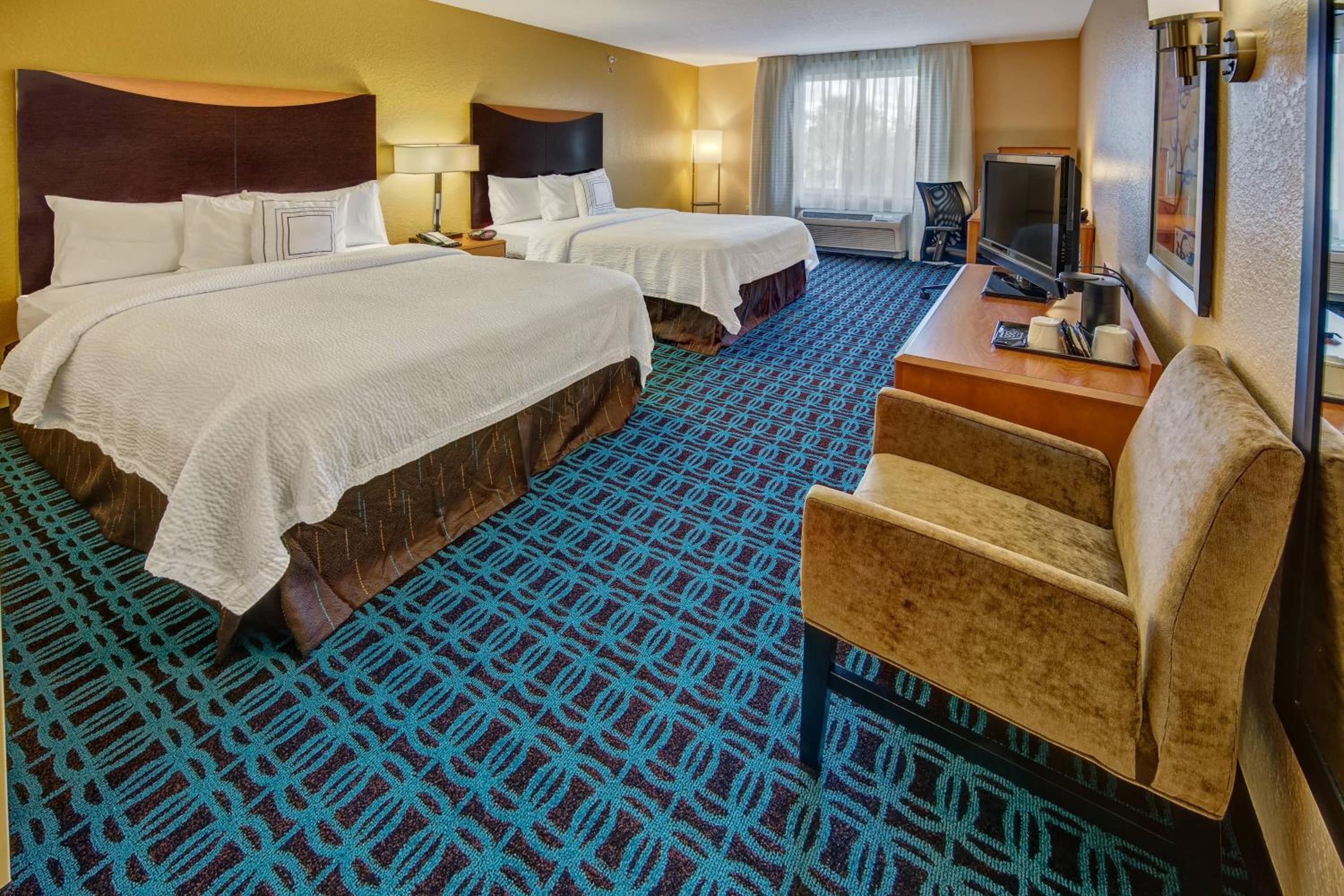 Queen Room with Two Queen Beds - Photo 1