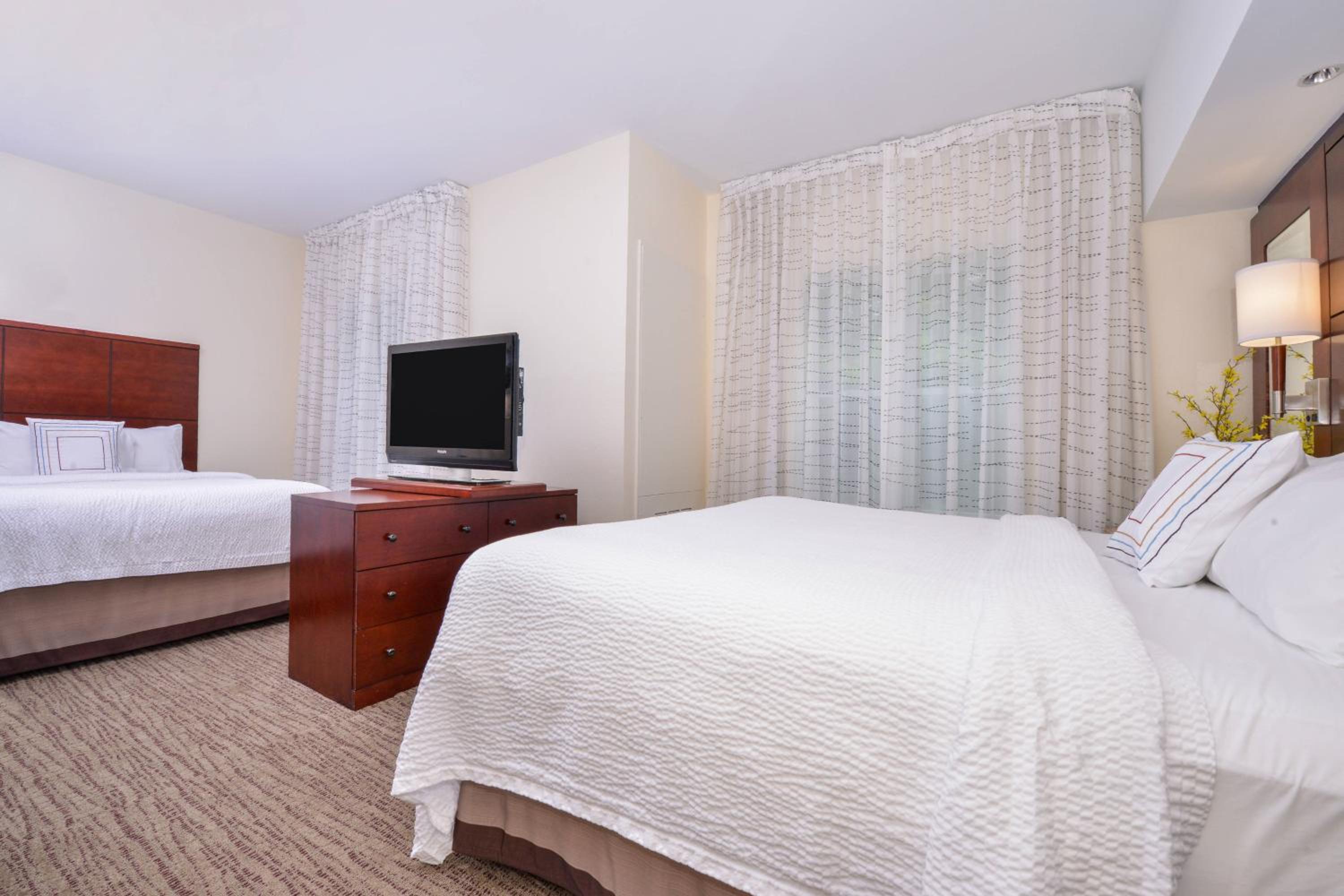 Deluxe Room - Photo 5