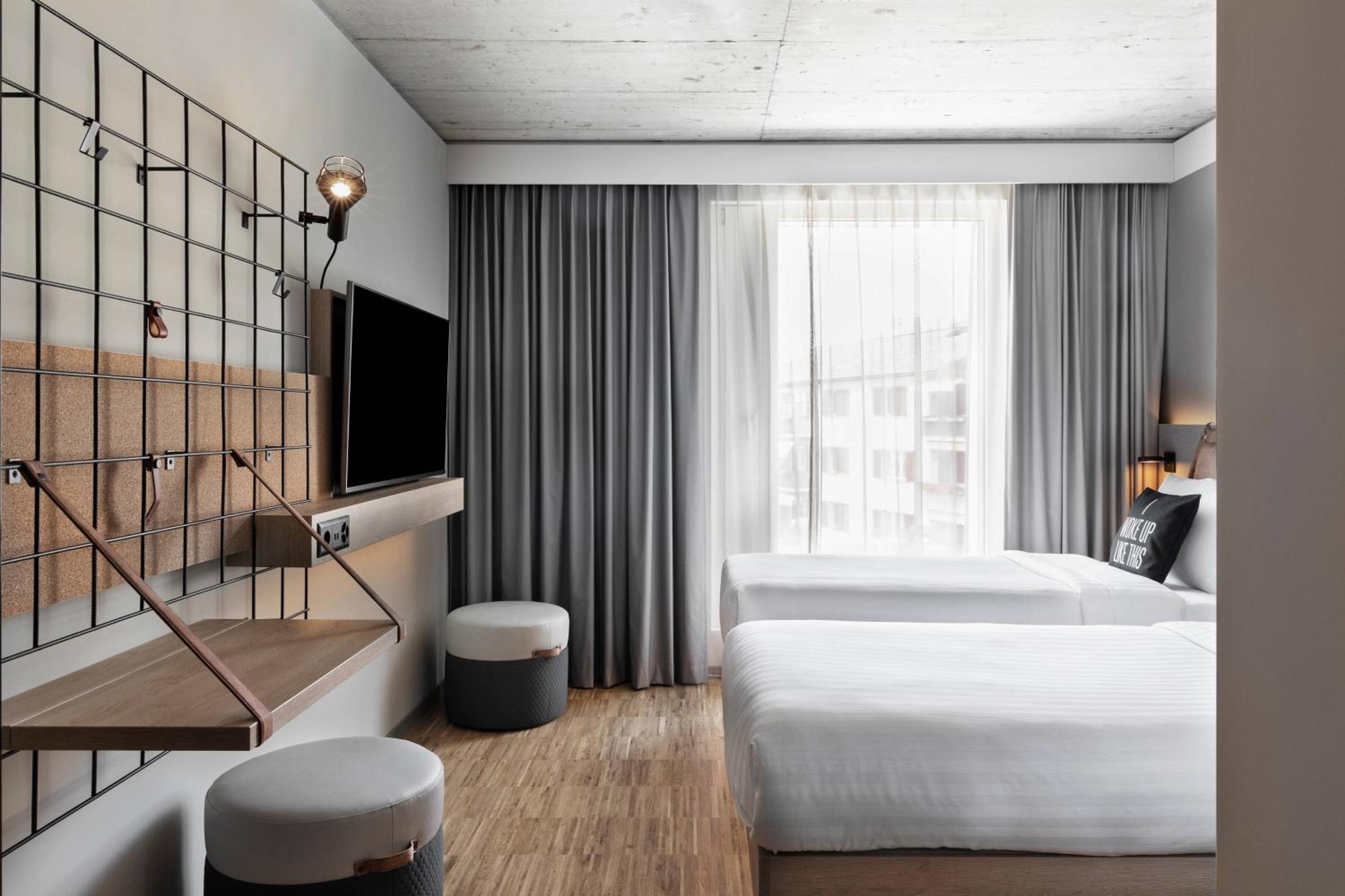 Moxy Sleeper Guest room with 2 Twin/Single Bed(s) - Photo 1