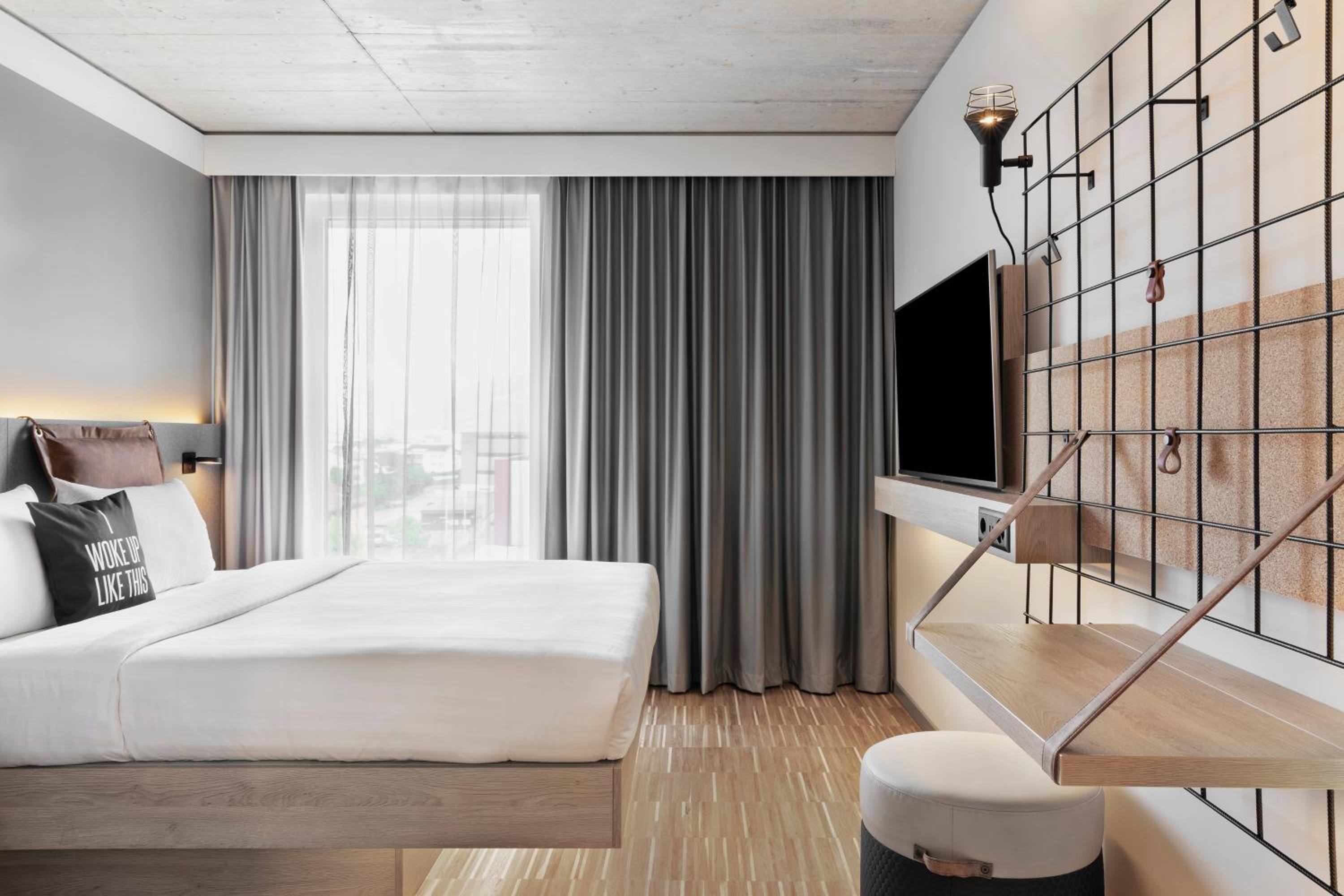 Moxy Sleeper Guest Room with 1 Queen - Photo 1