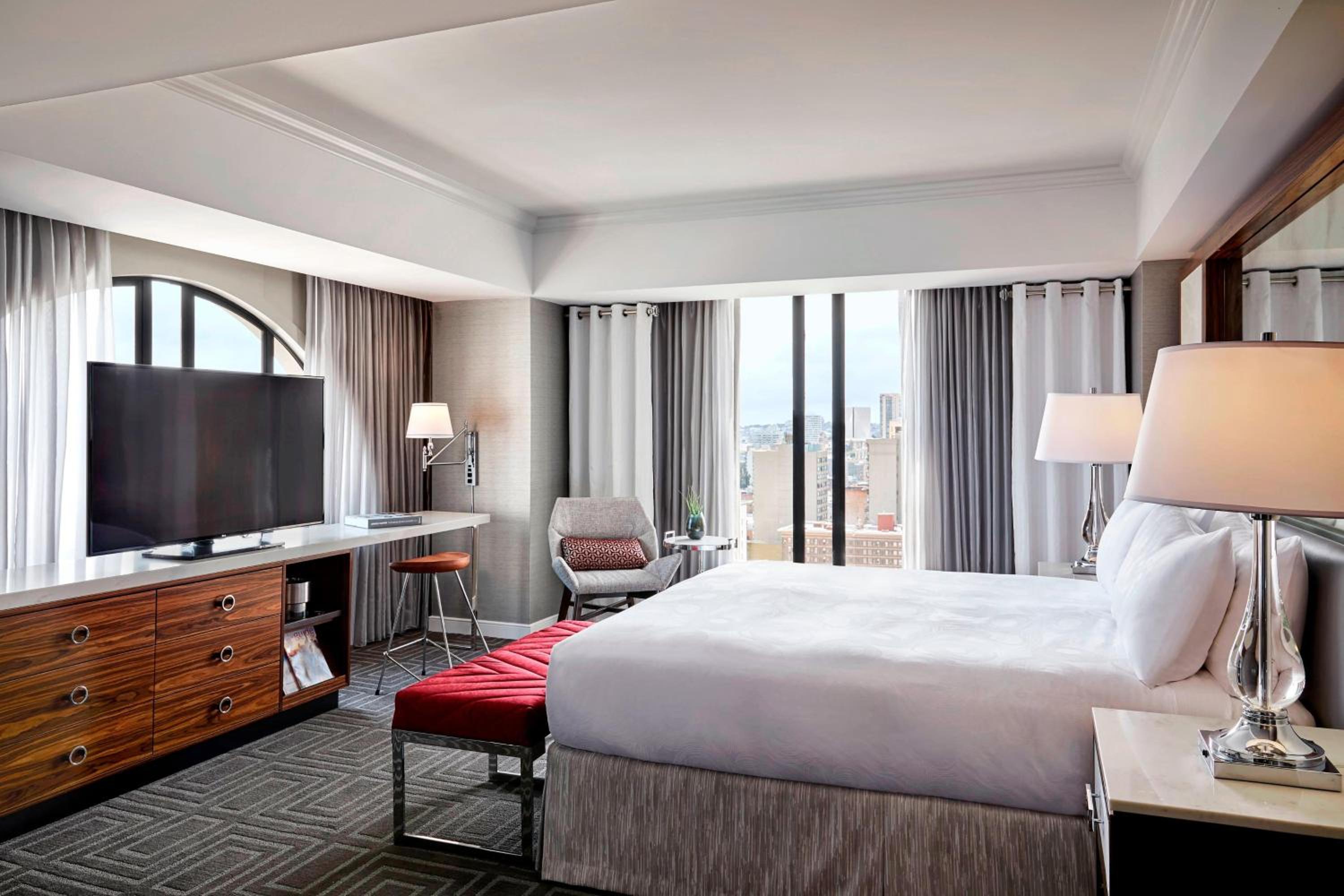 Executive King Room - Photo 5