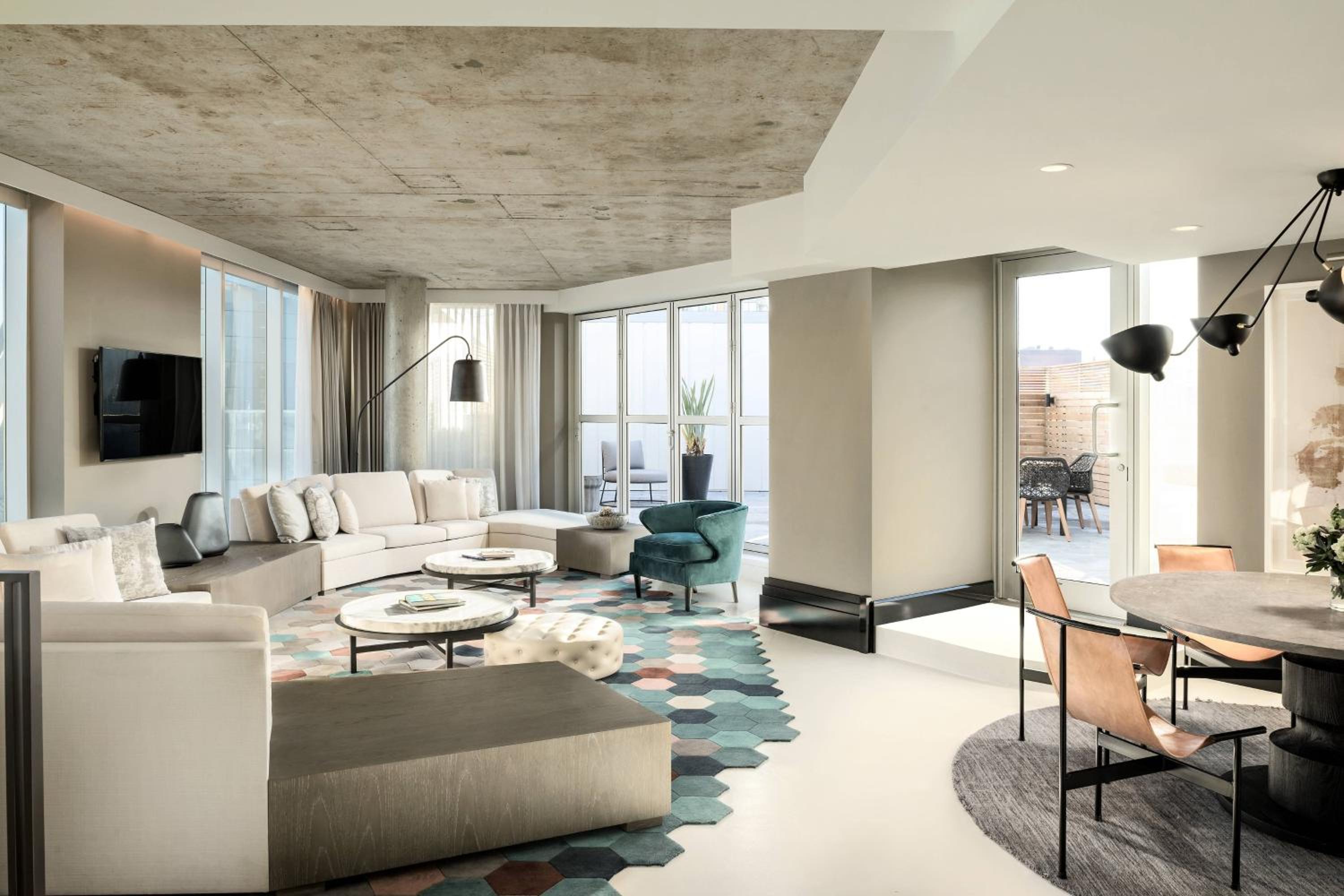 One-Bedroom Bi-level King Suite with Stadium View thumbnail 5