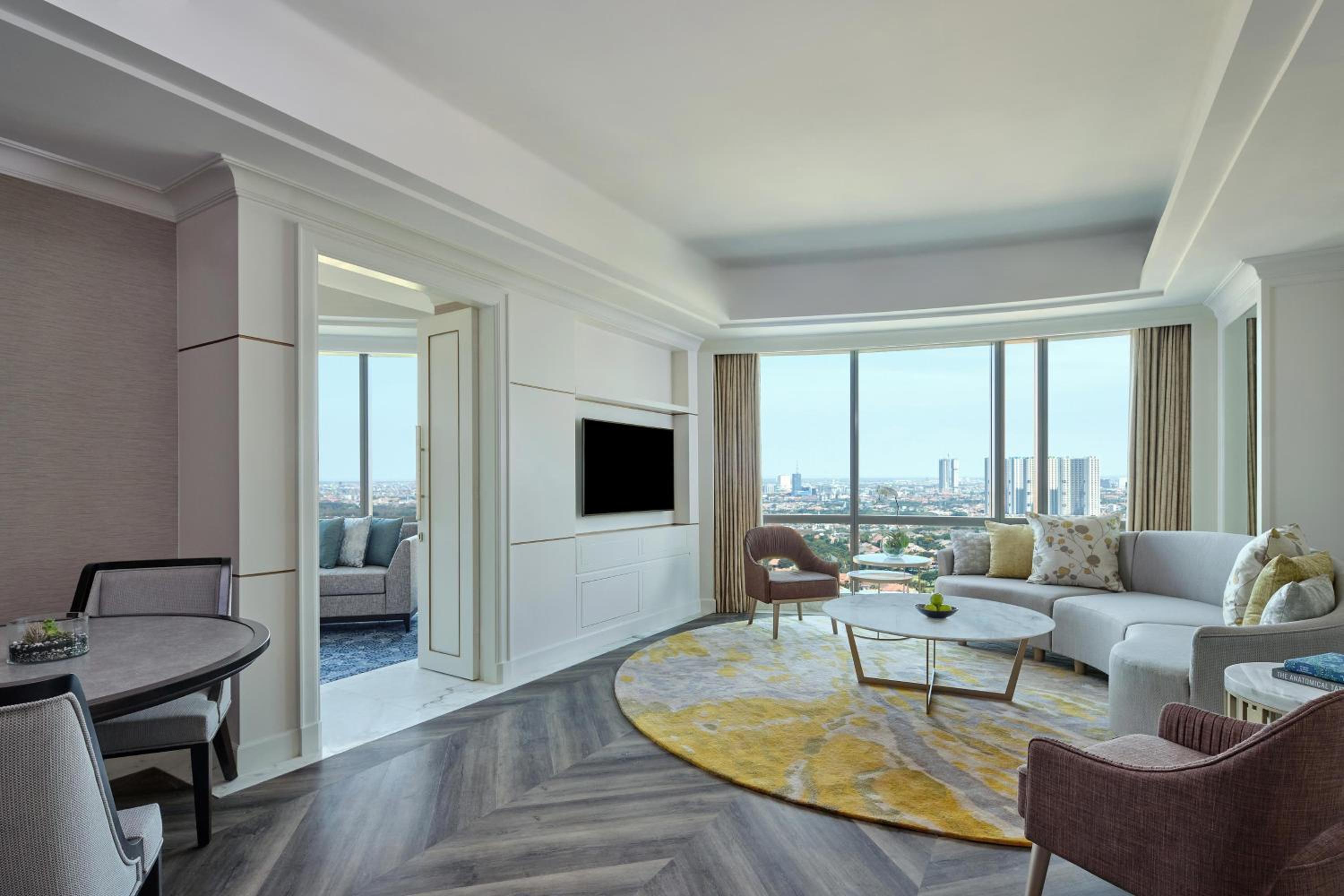 Westin Grand Suite, Club lounge access, Suite, 1 King - Photo 4