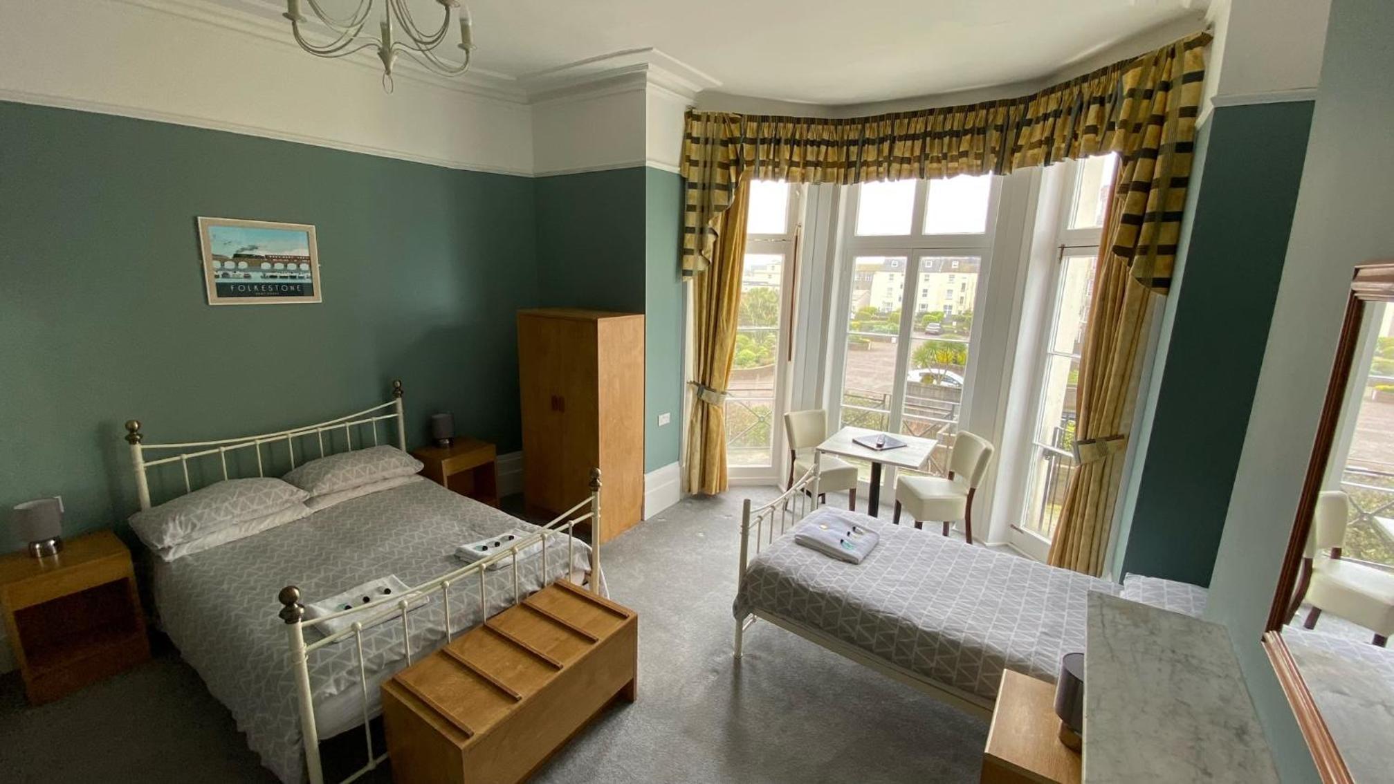 Standard Family Room - Photo 6
