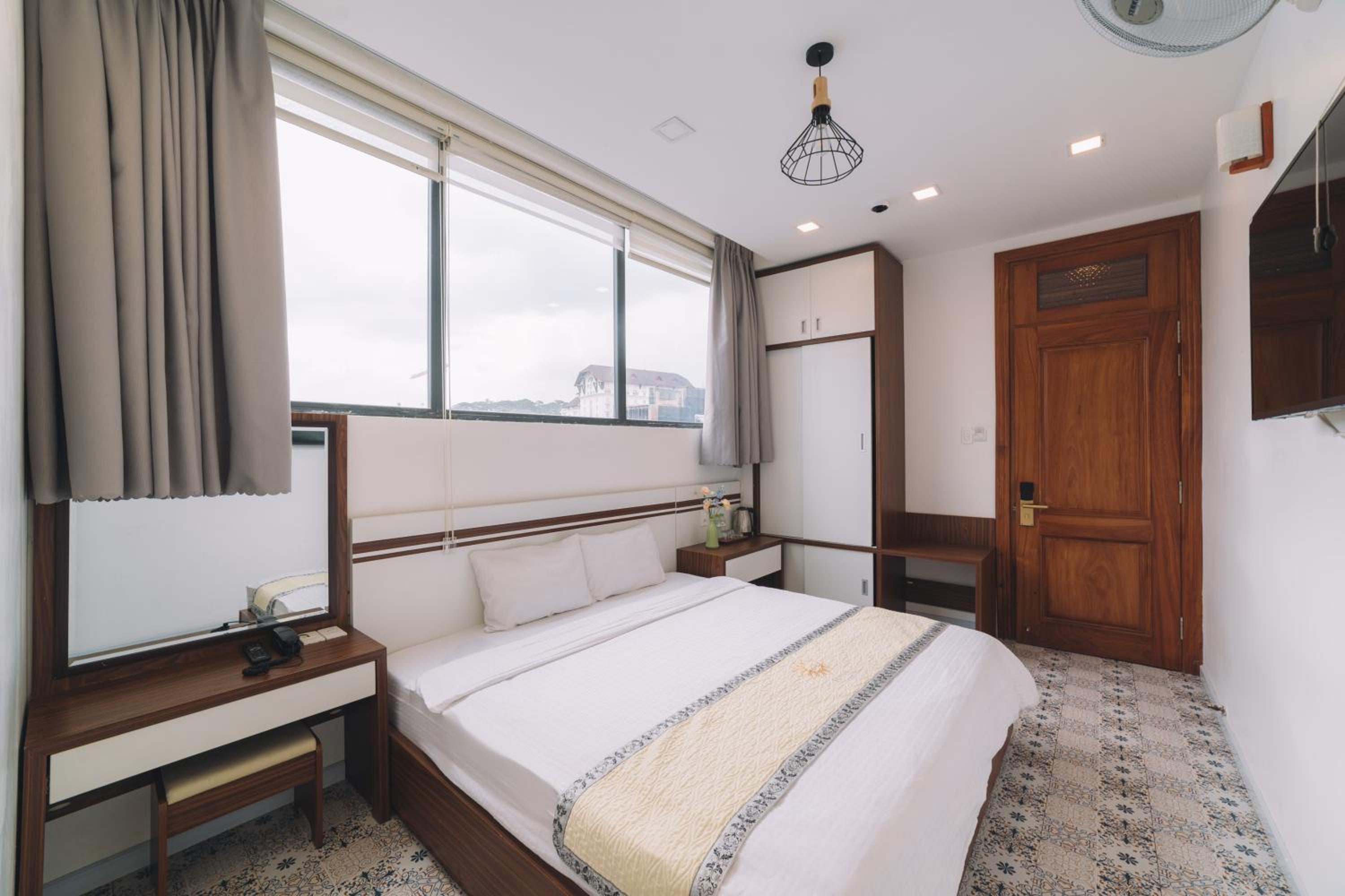 Deluxe Double Room - Photo 18