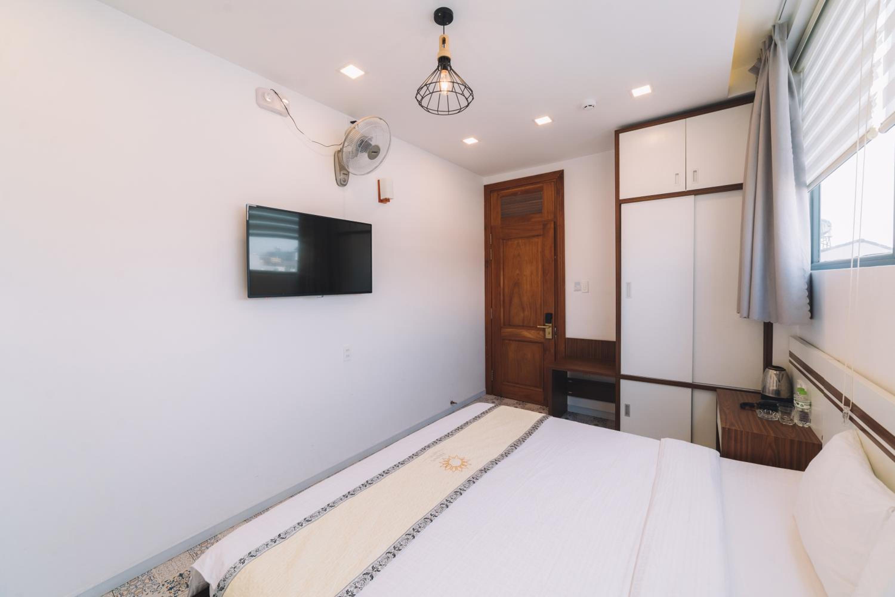 Deluxe Double Room - Photo 17