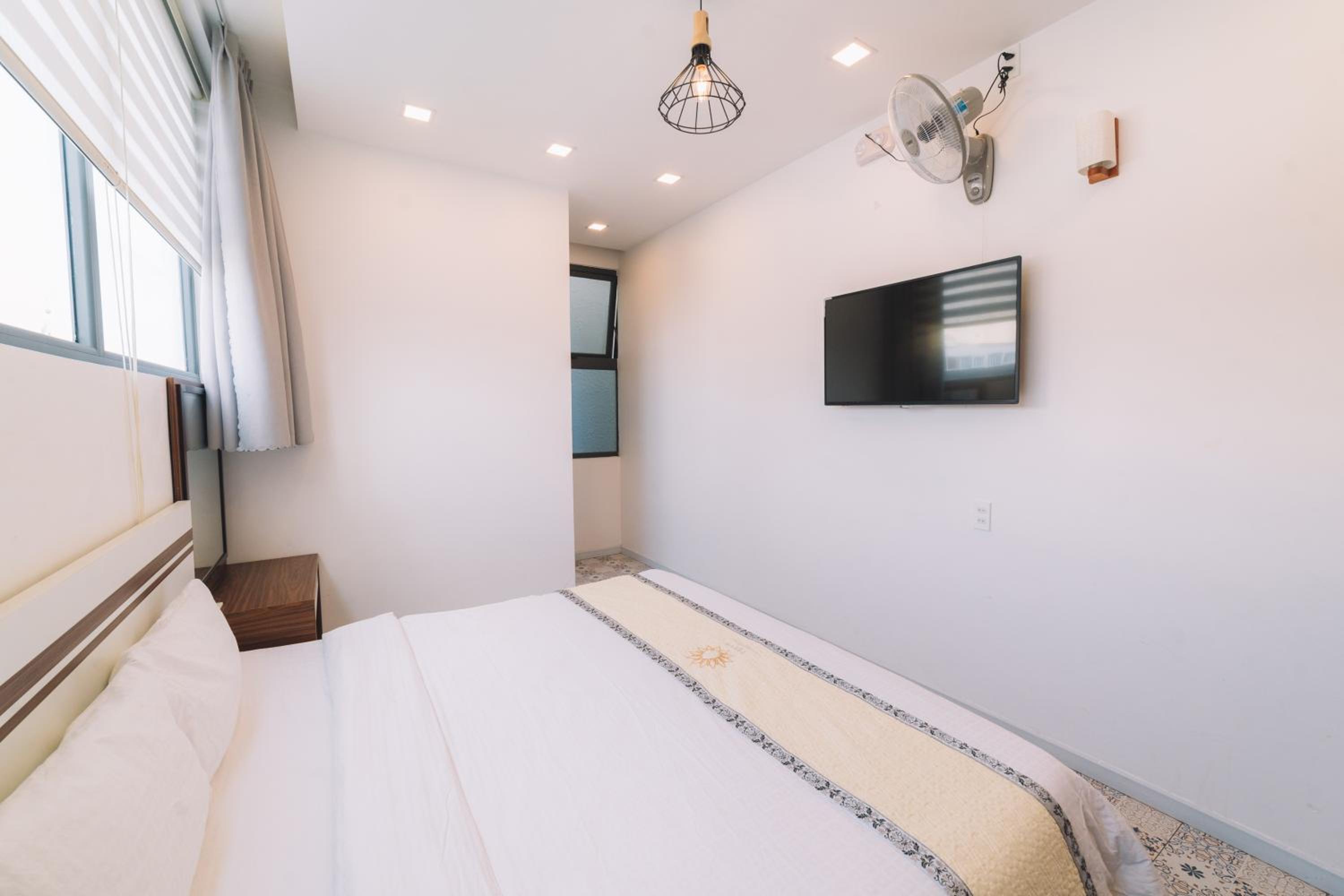 Deluxe Double Room - Photo 15