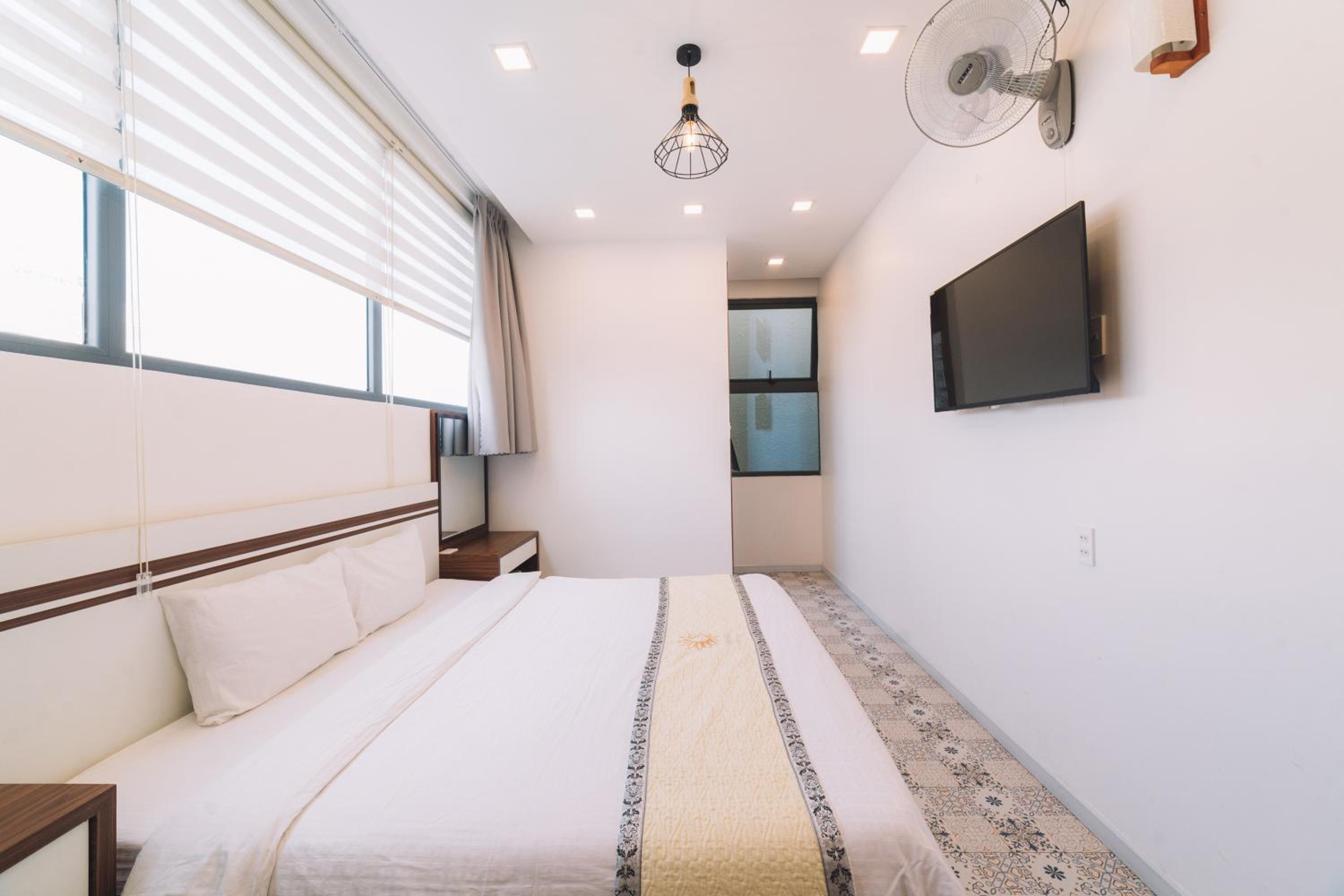 Deluxe Double Room - Photo 16