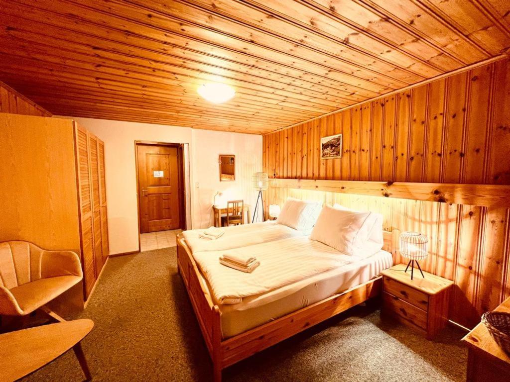 Triple Room with Private Bathroom photo 2