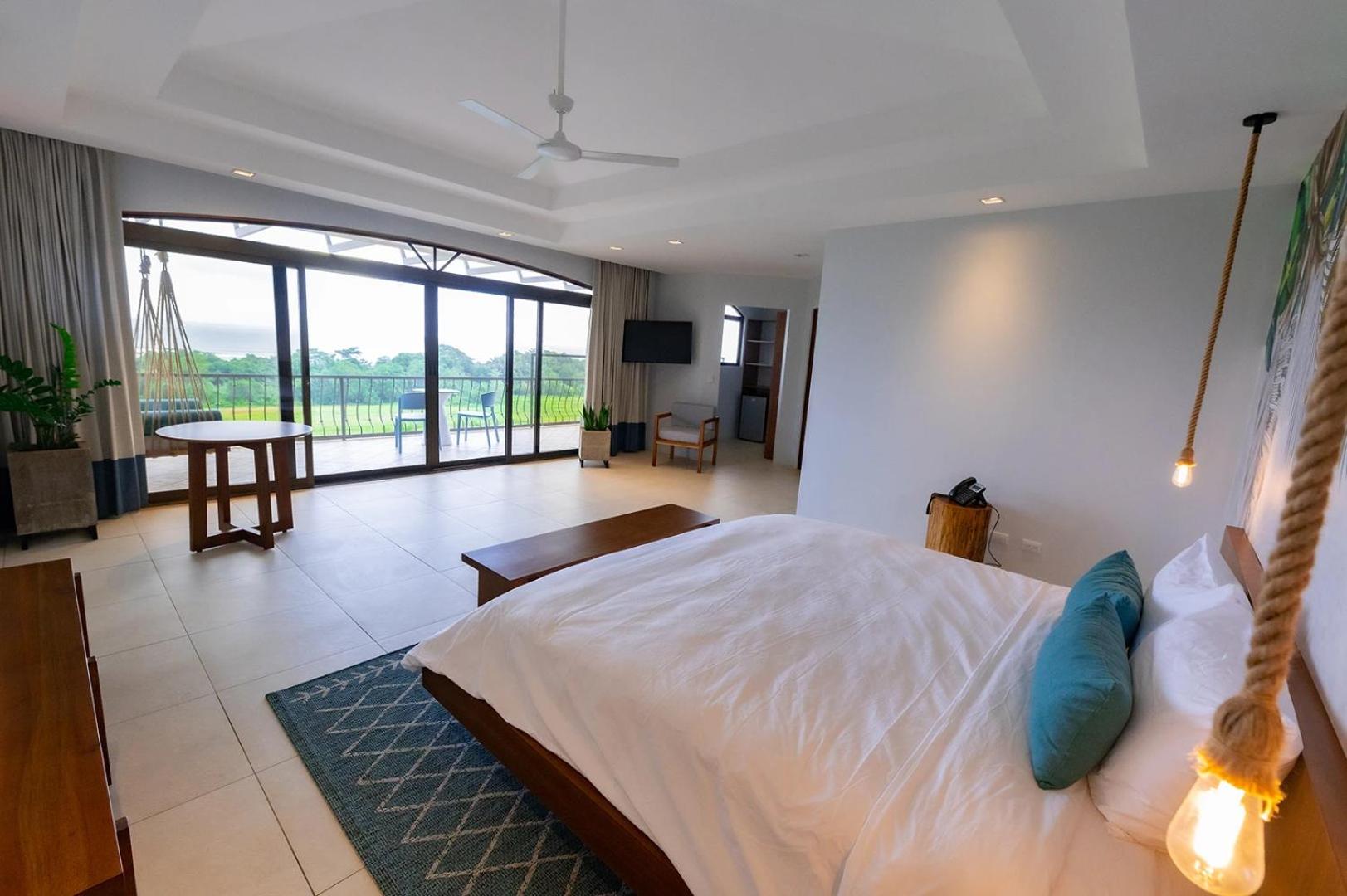 Suite with Hot Tub