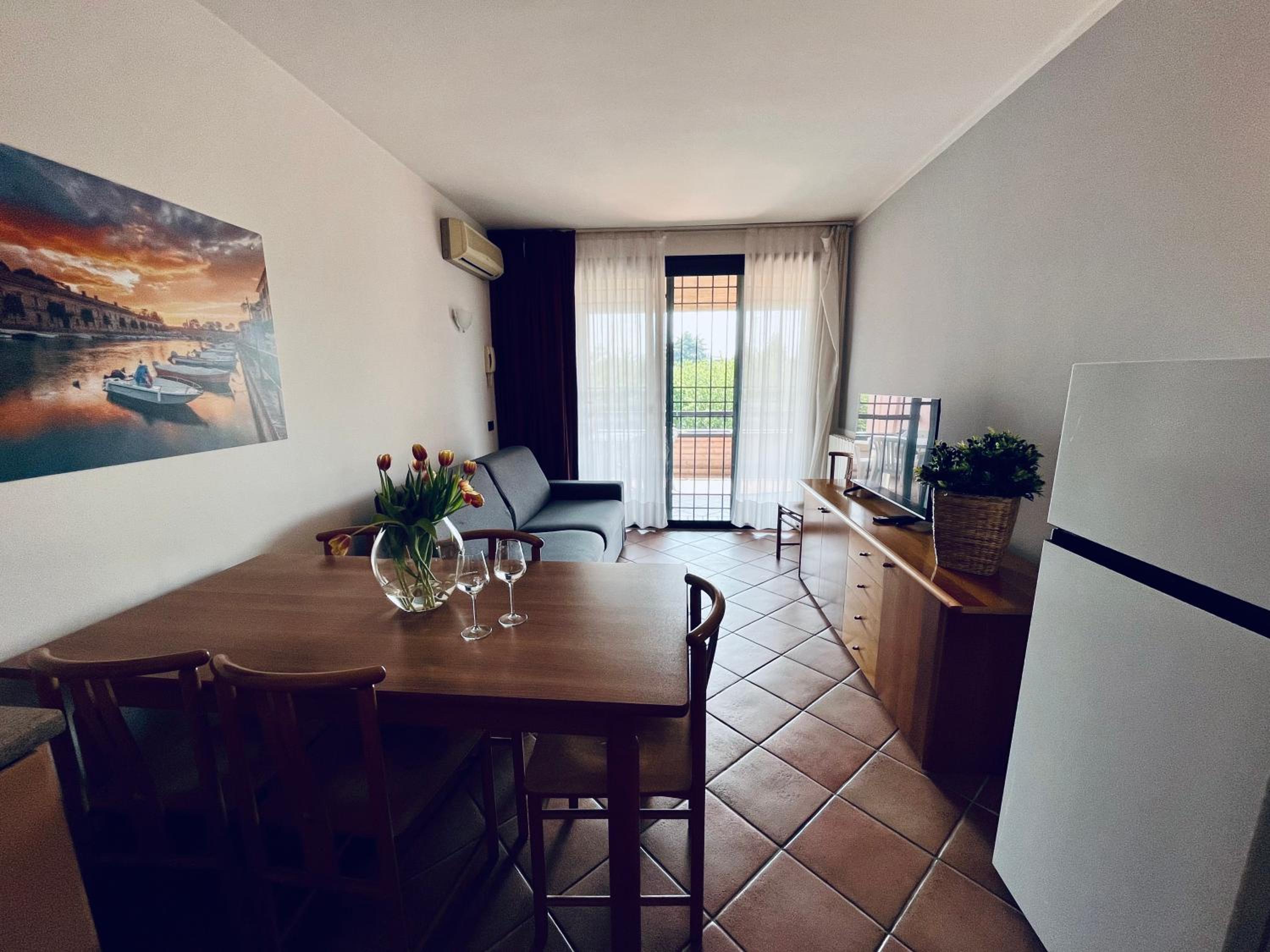 Apartment with Garden View