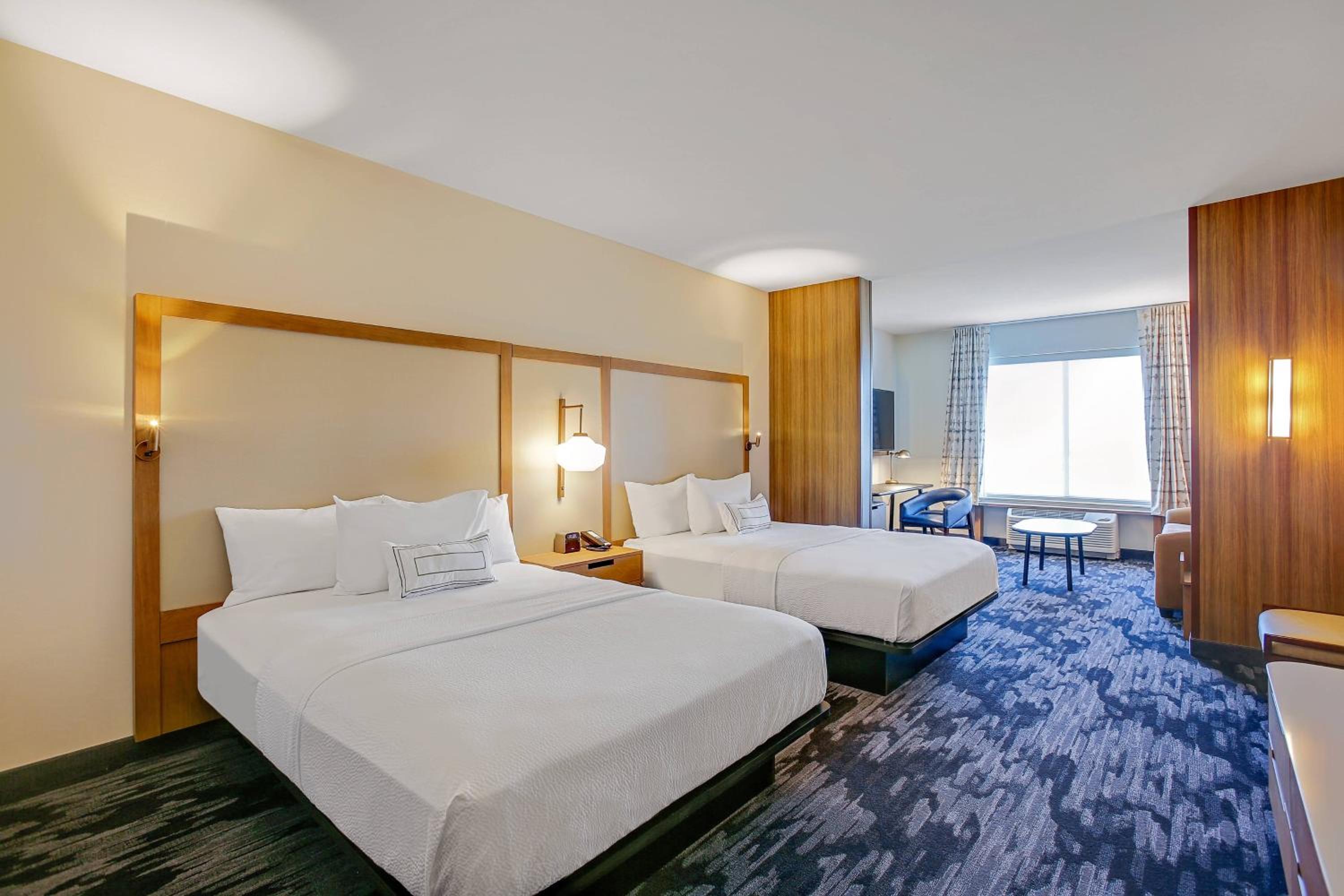 Queen Suite with Sofa Bed - Hearing Accessible