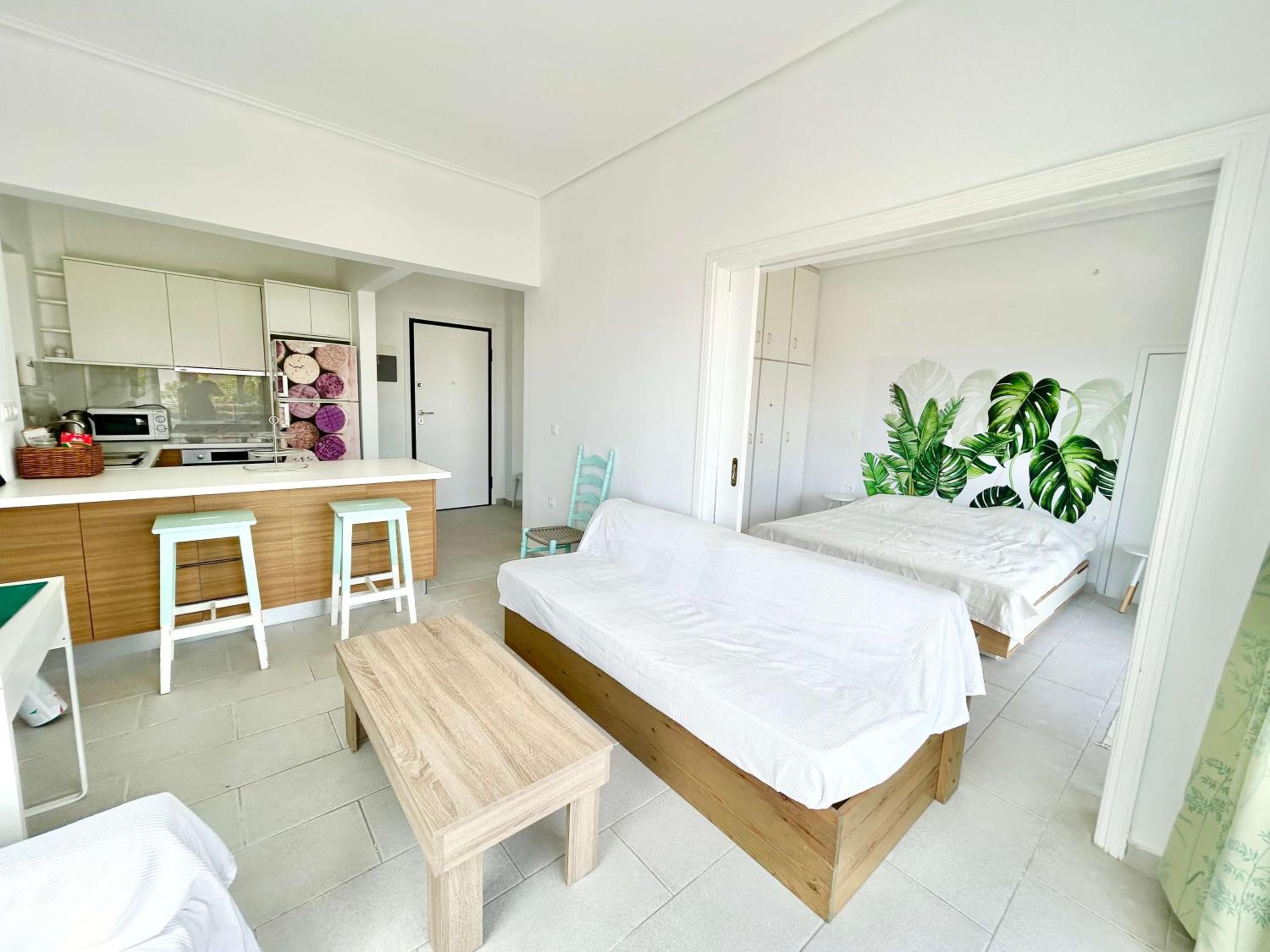 One-Bedroom Apartment photo 1