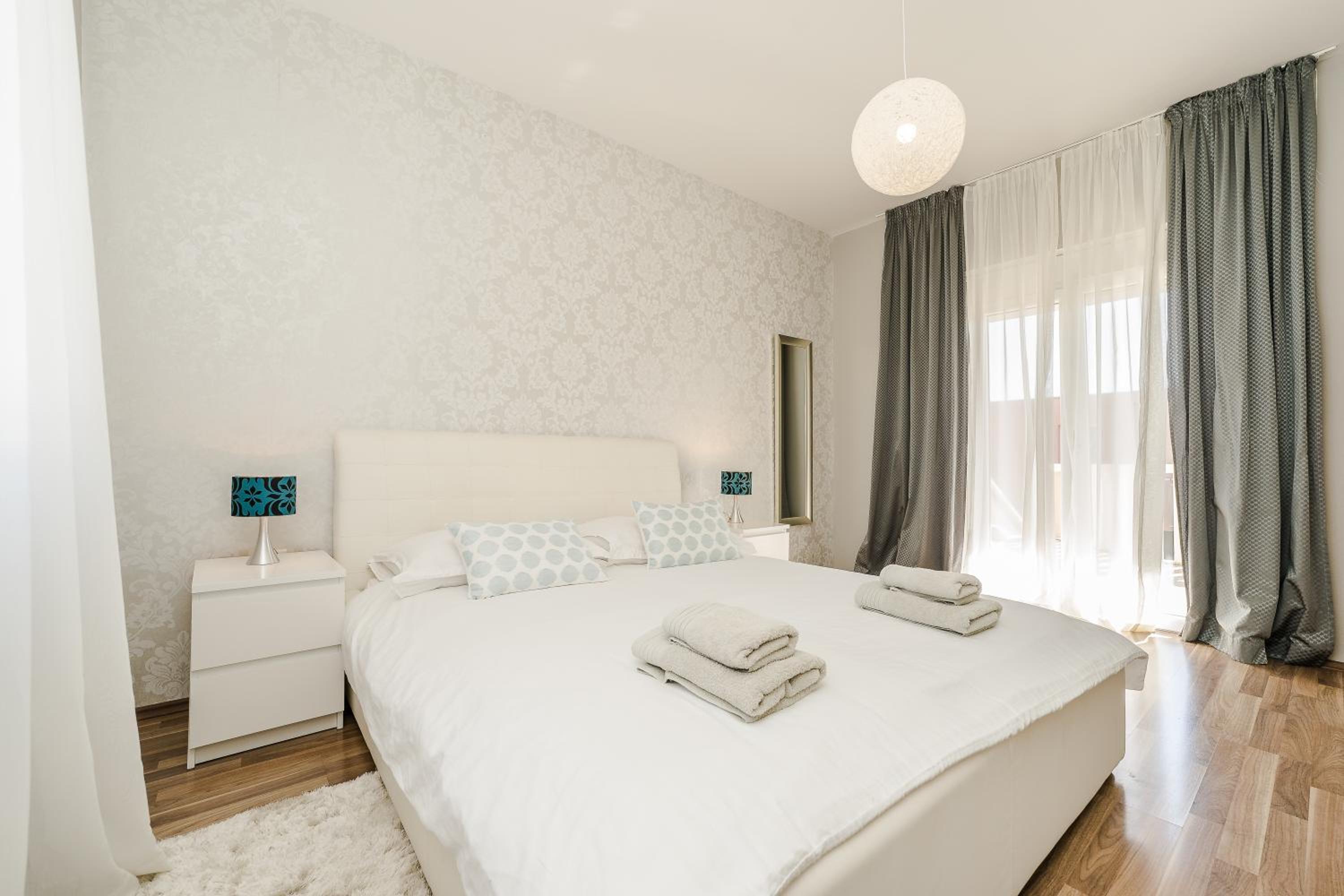 Deluxe One-Bedroom Apartment with Balcony  - Photo 24