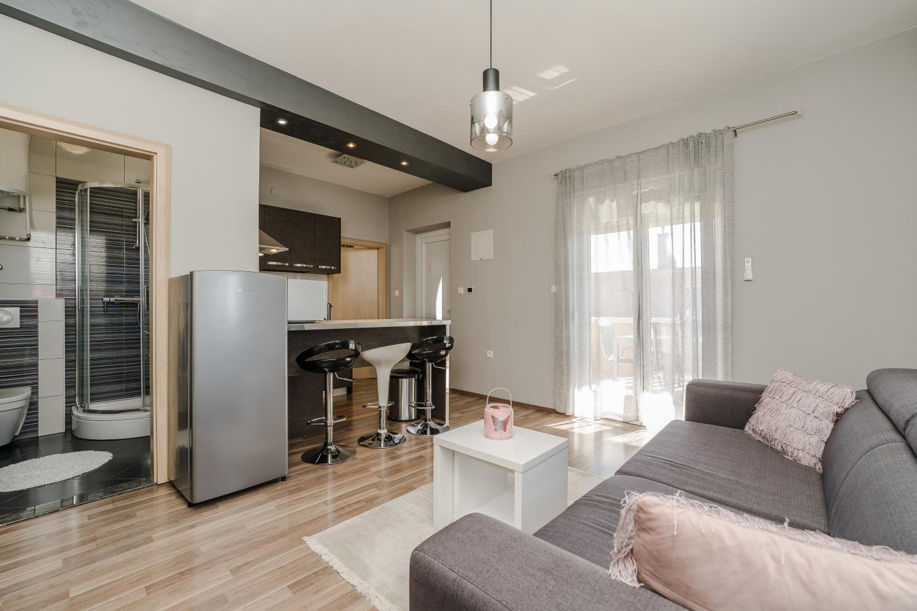 Deluxe One-Bedroom Apartment with Balcony  - Photo 23