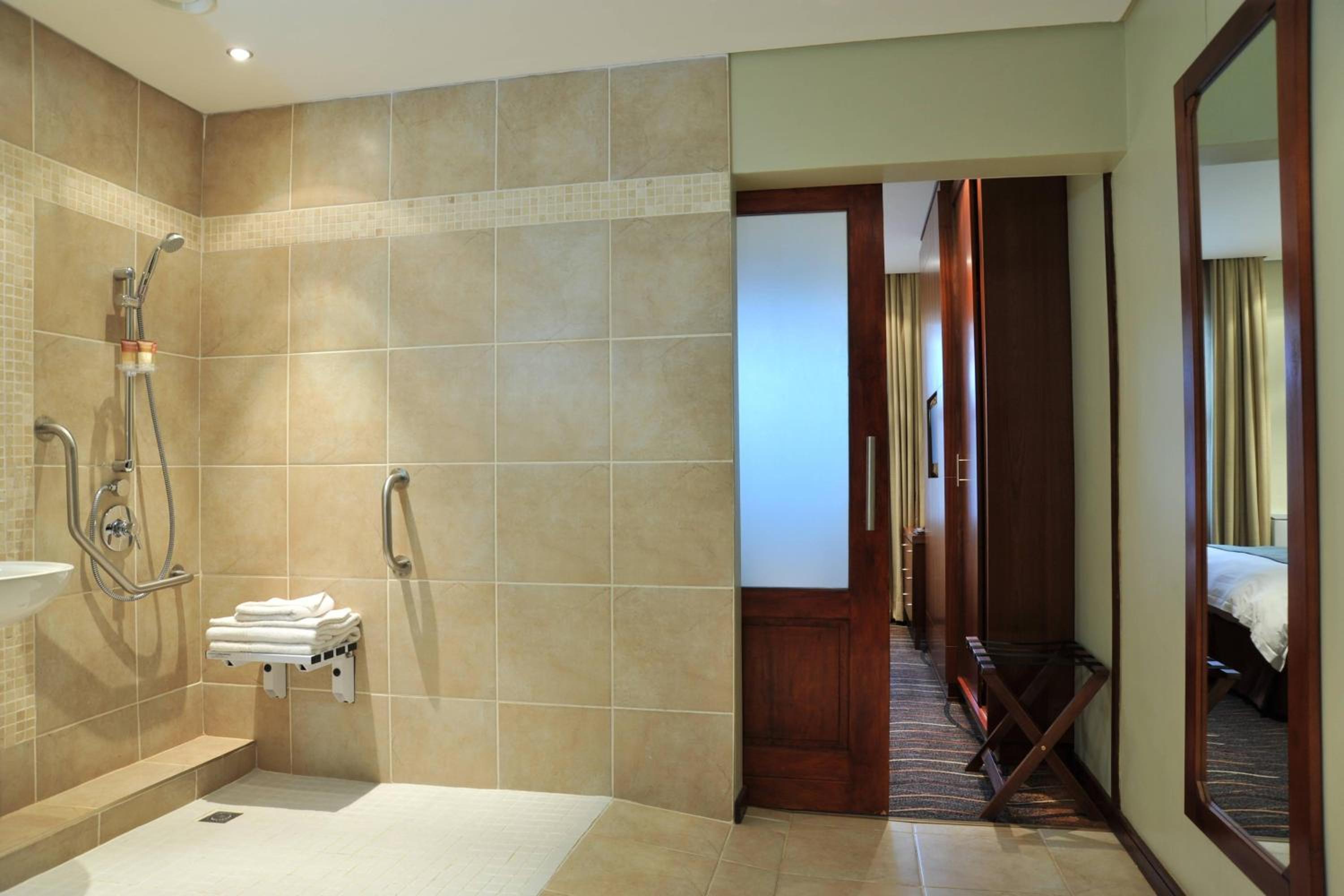 Guest Room, 1 King - Photo 2