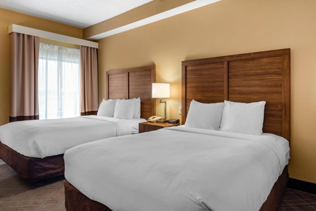 Standard Room, 2 Queen Beds, Non-Smoking - Photo 8