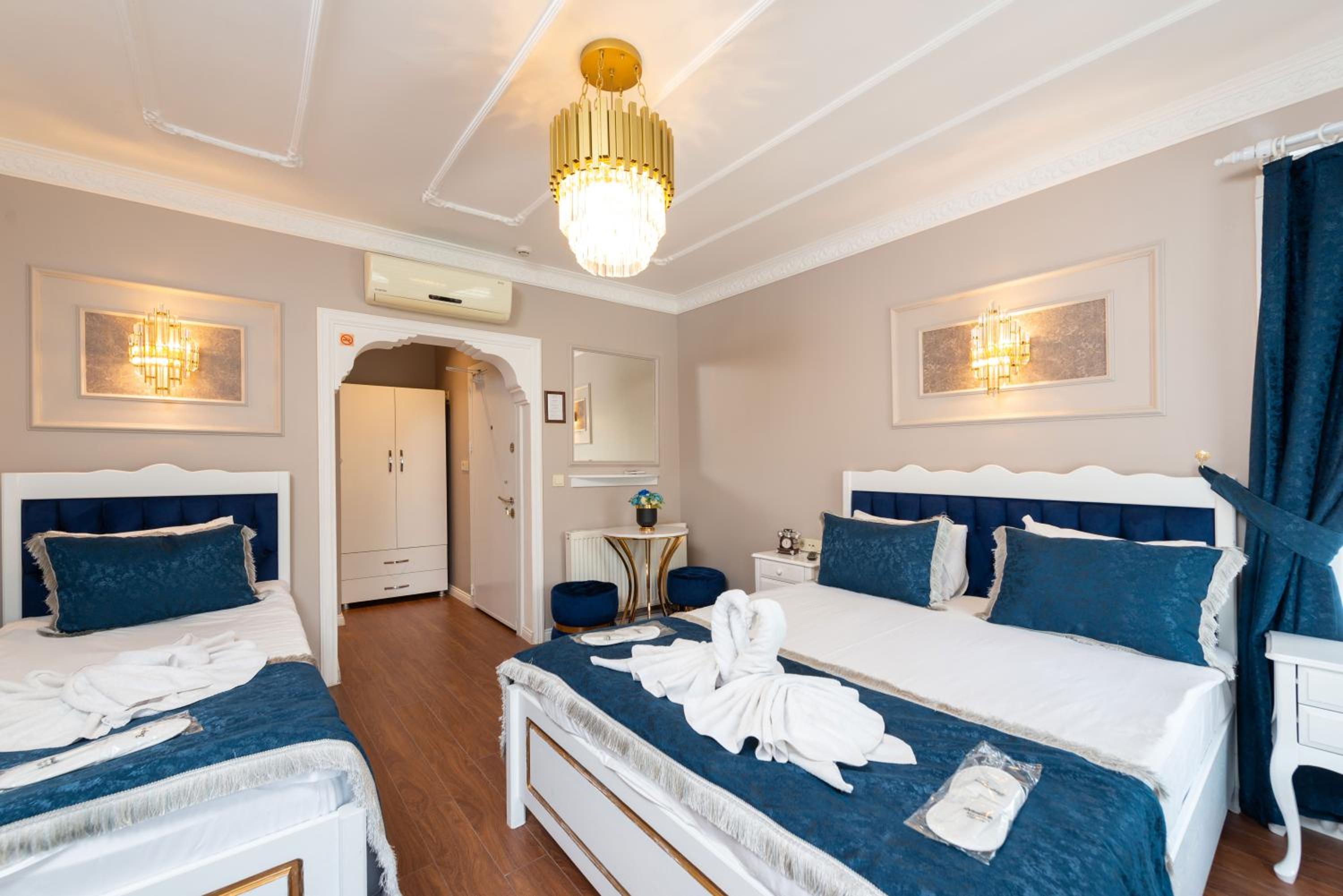 Deluxe Triple Room photo 2