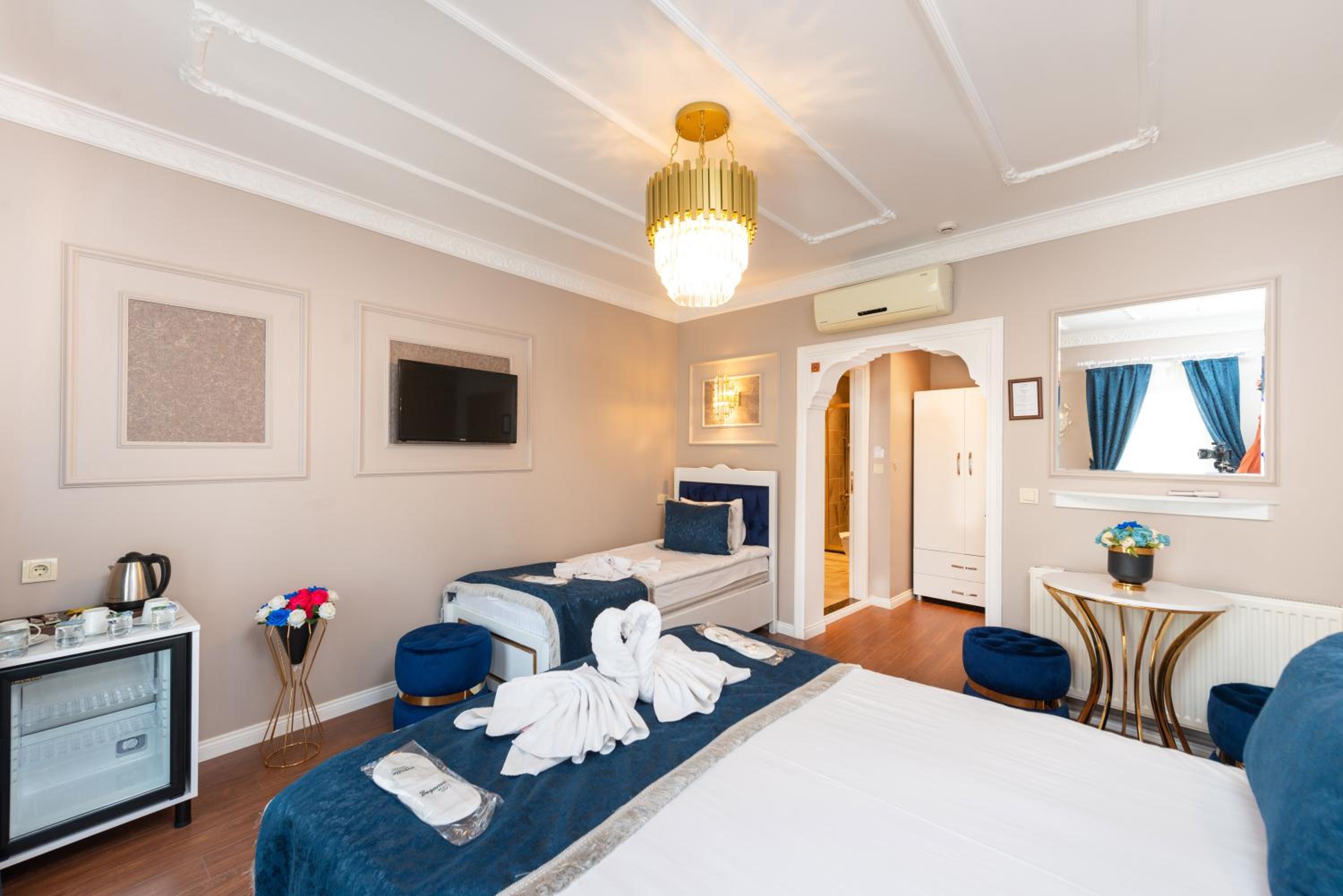 Deluxe Triple Room photo 3