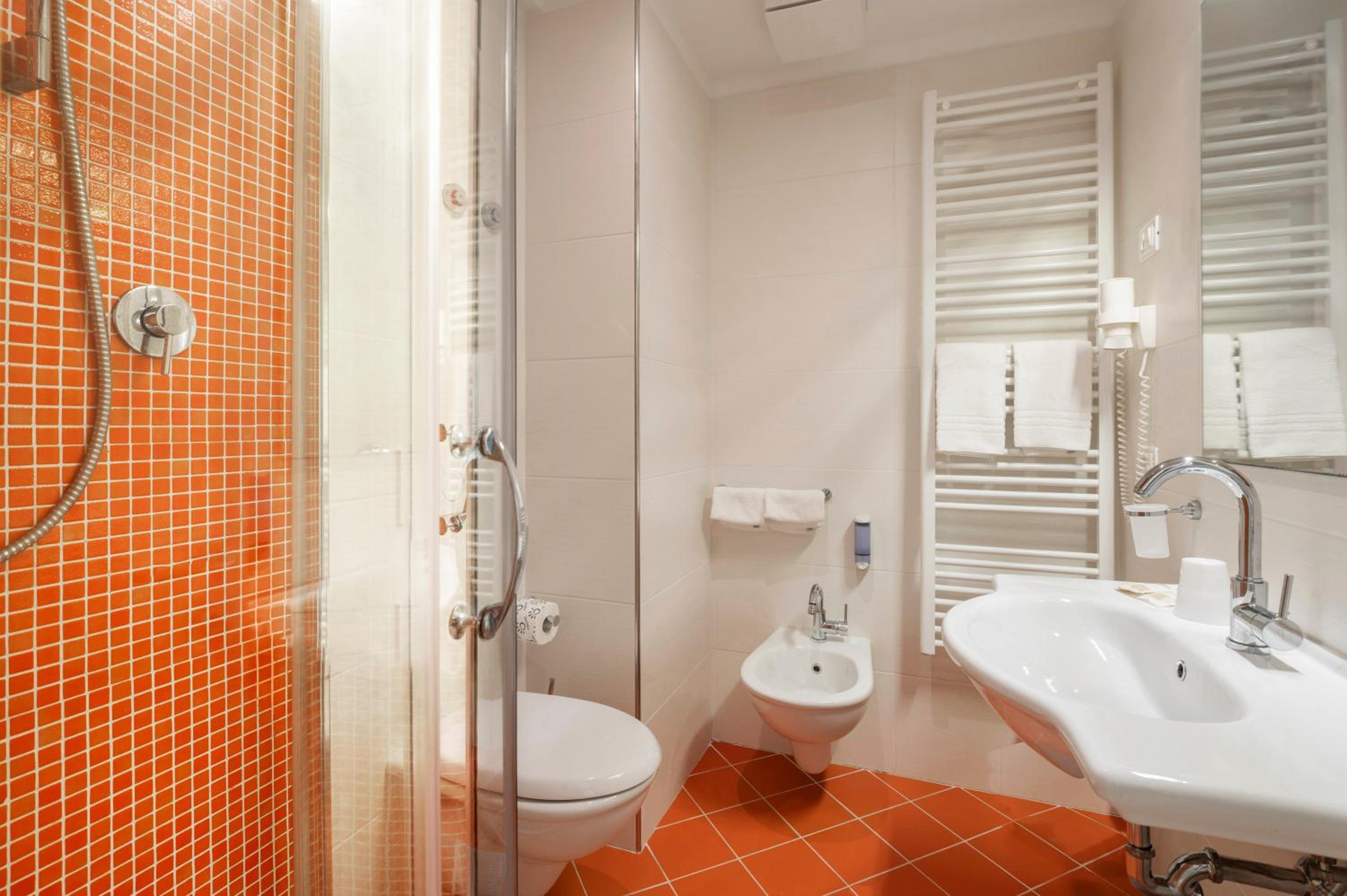 Small Double Room - Photo 2