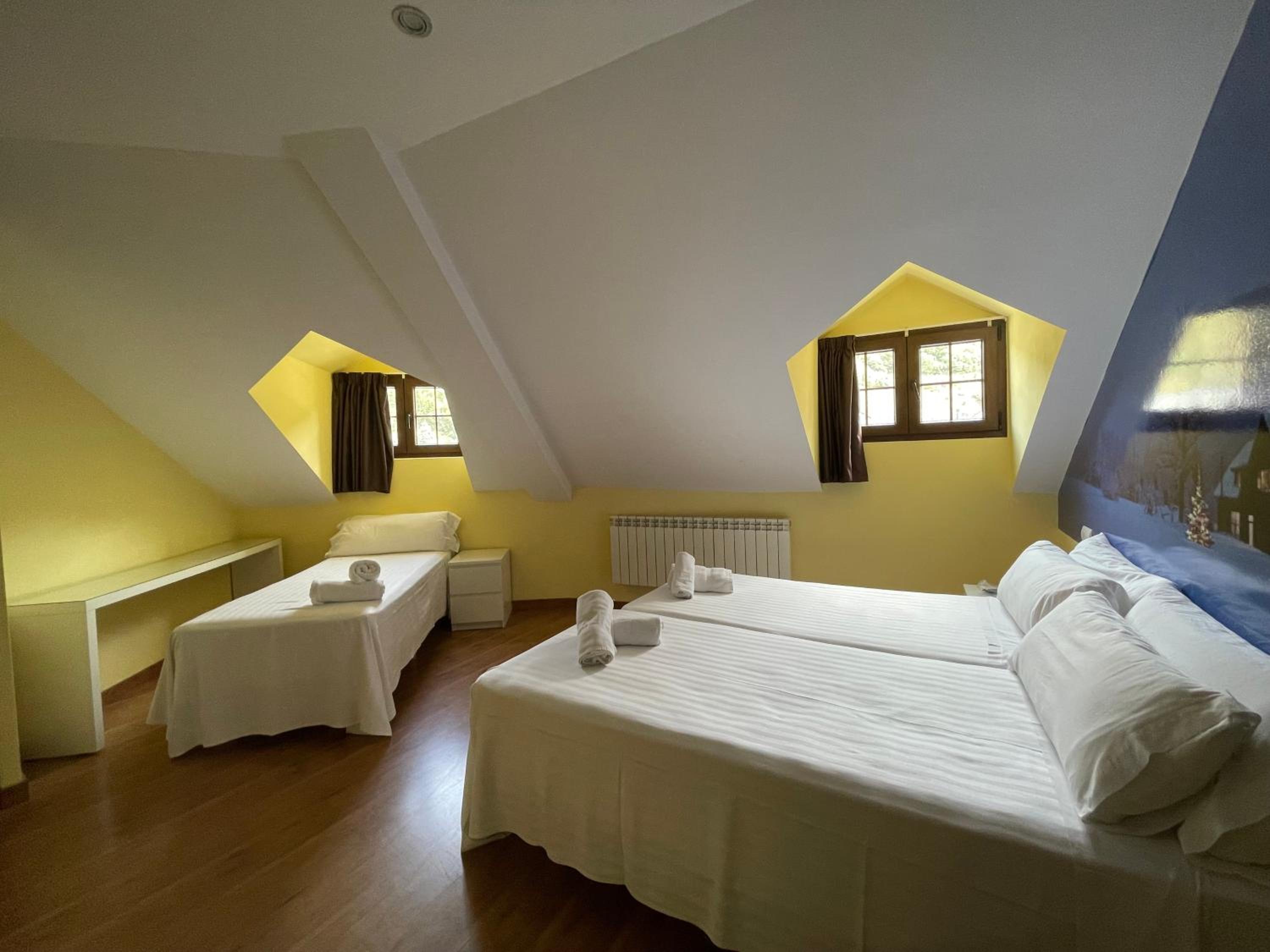 Basic Triple Room photo 2
