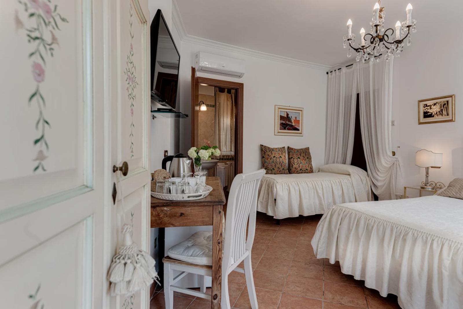 Triple Room with Garden View photo 2