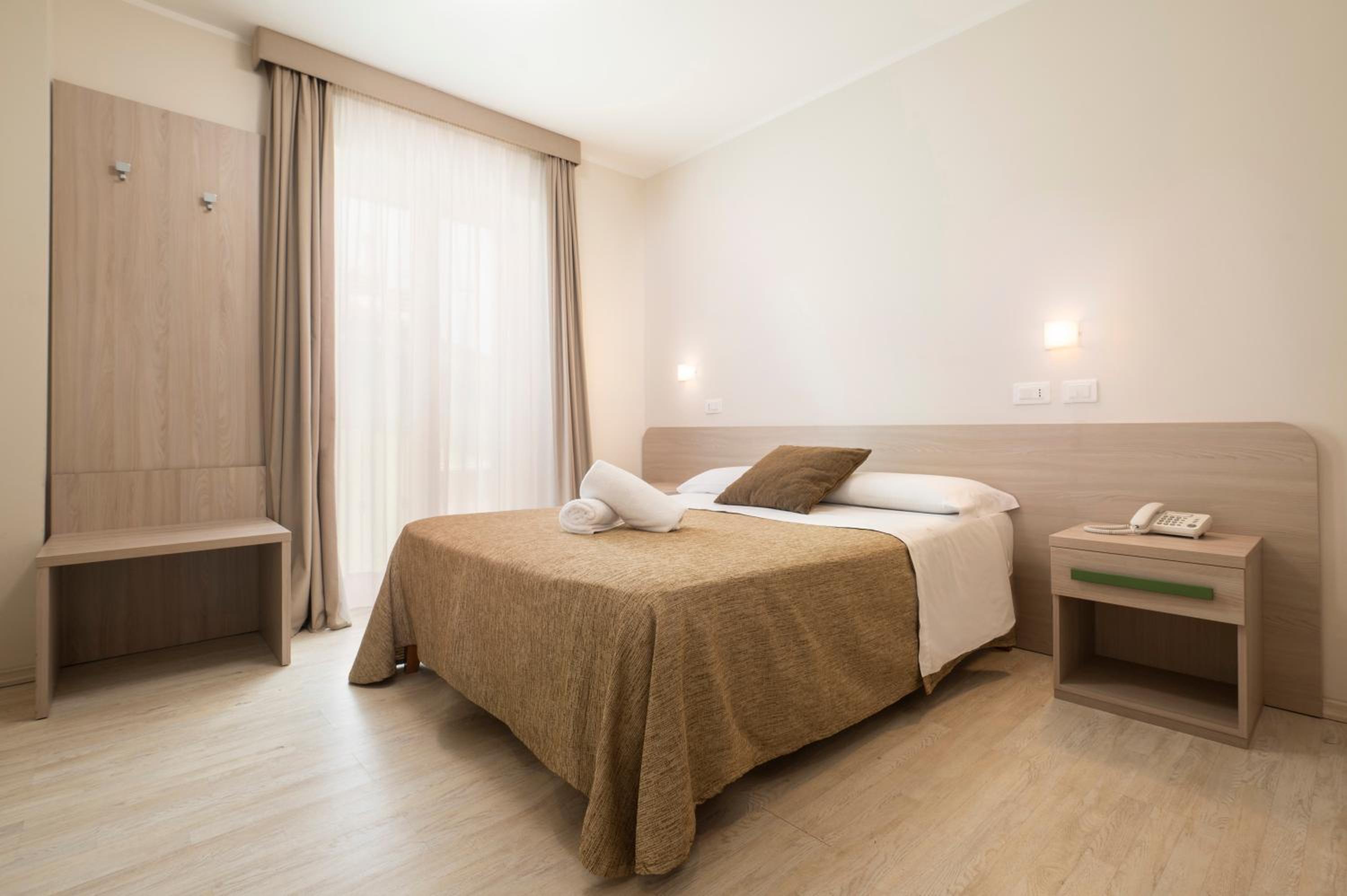 Classic Triple Room - Photo 3