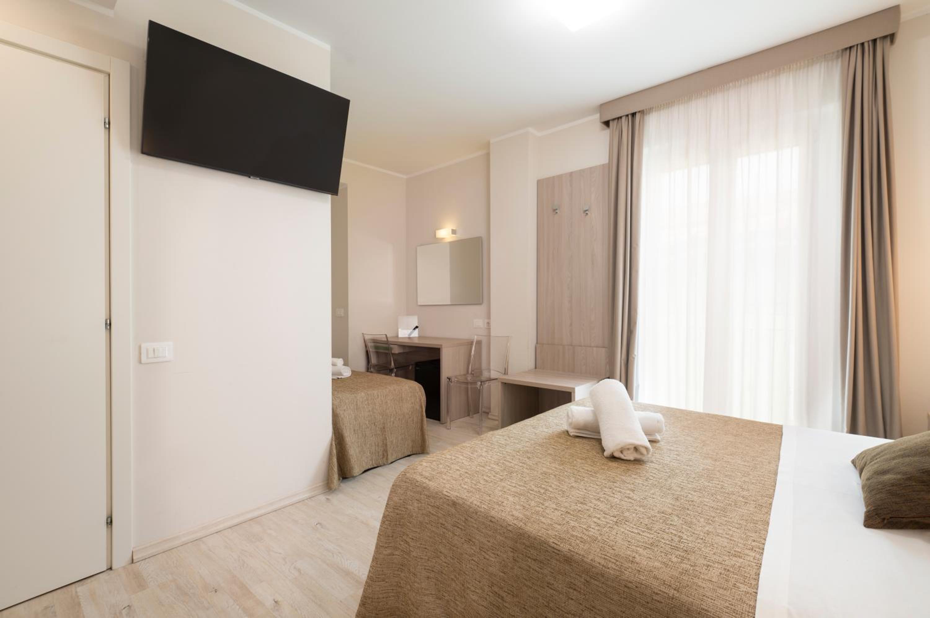 Classic Triple Room - Photo 1