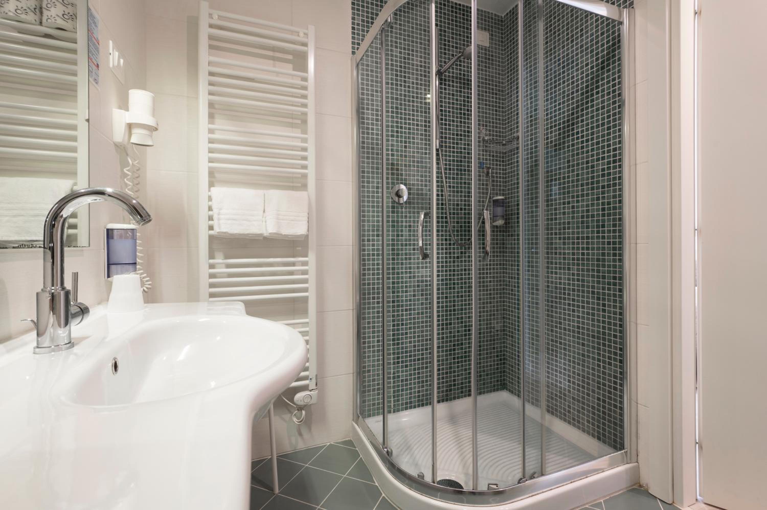 Classic Triple Room - Photo 5