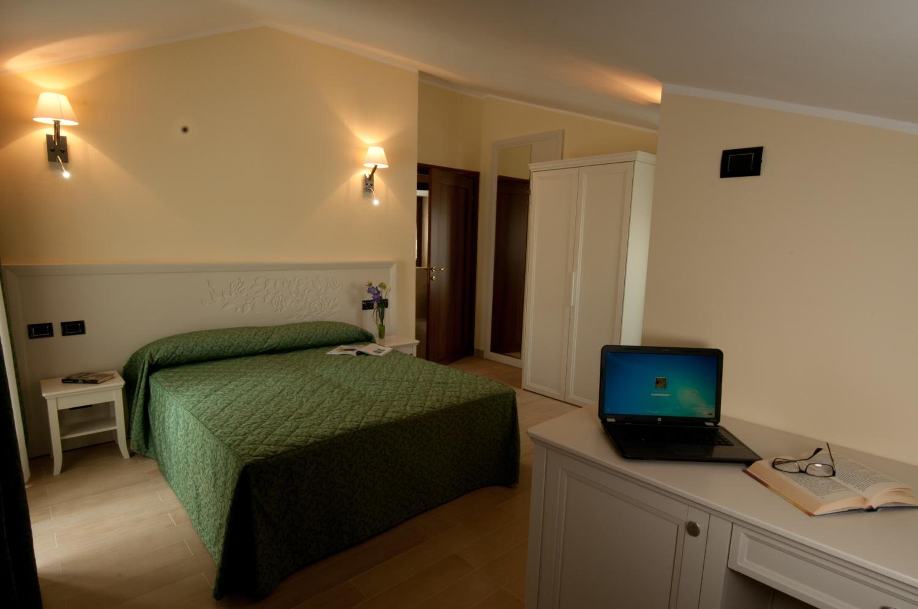 Double Room photo 3