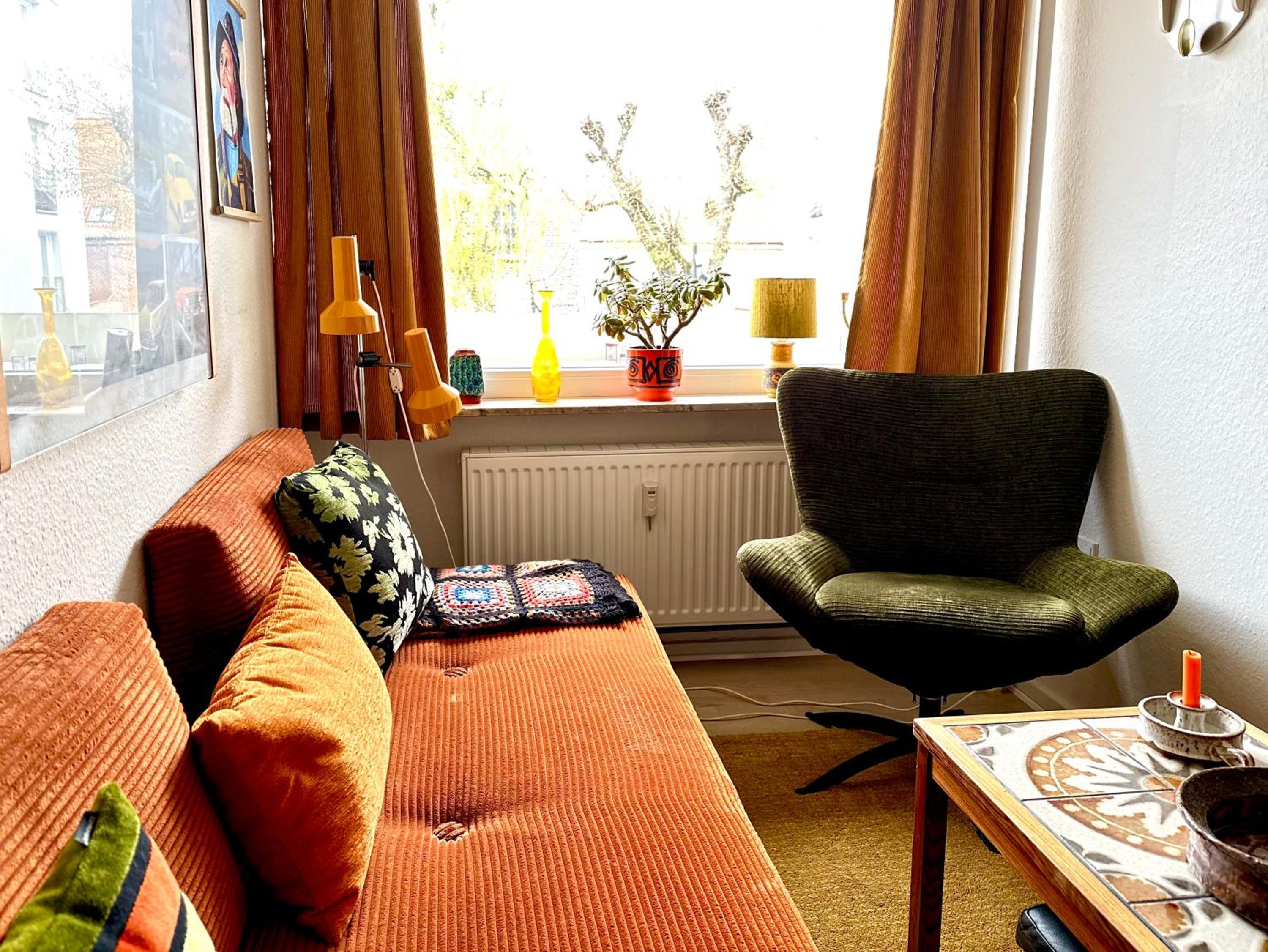 One-Bedroom Apartment photo 1