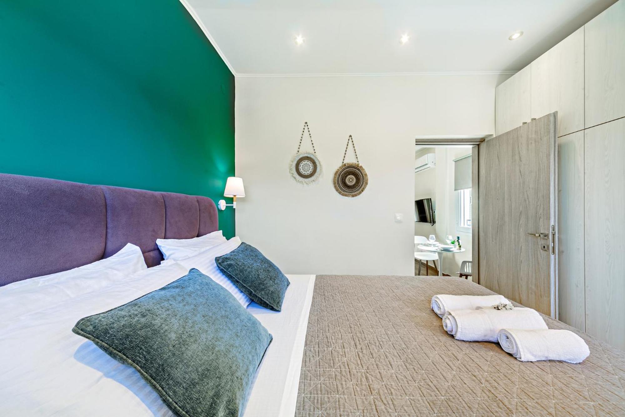 One-Bedroom Apartment - Photo 8