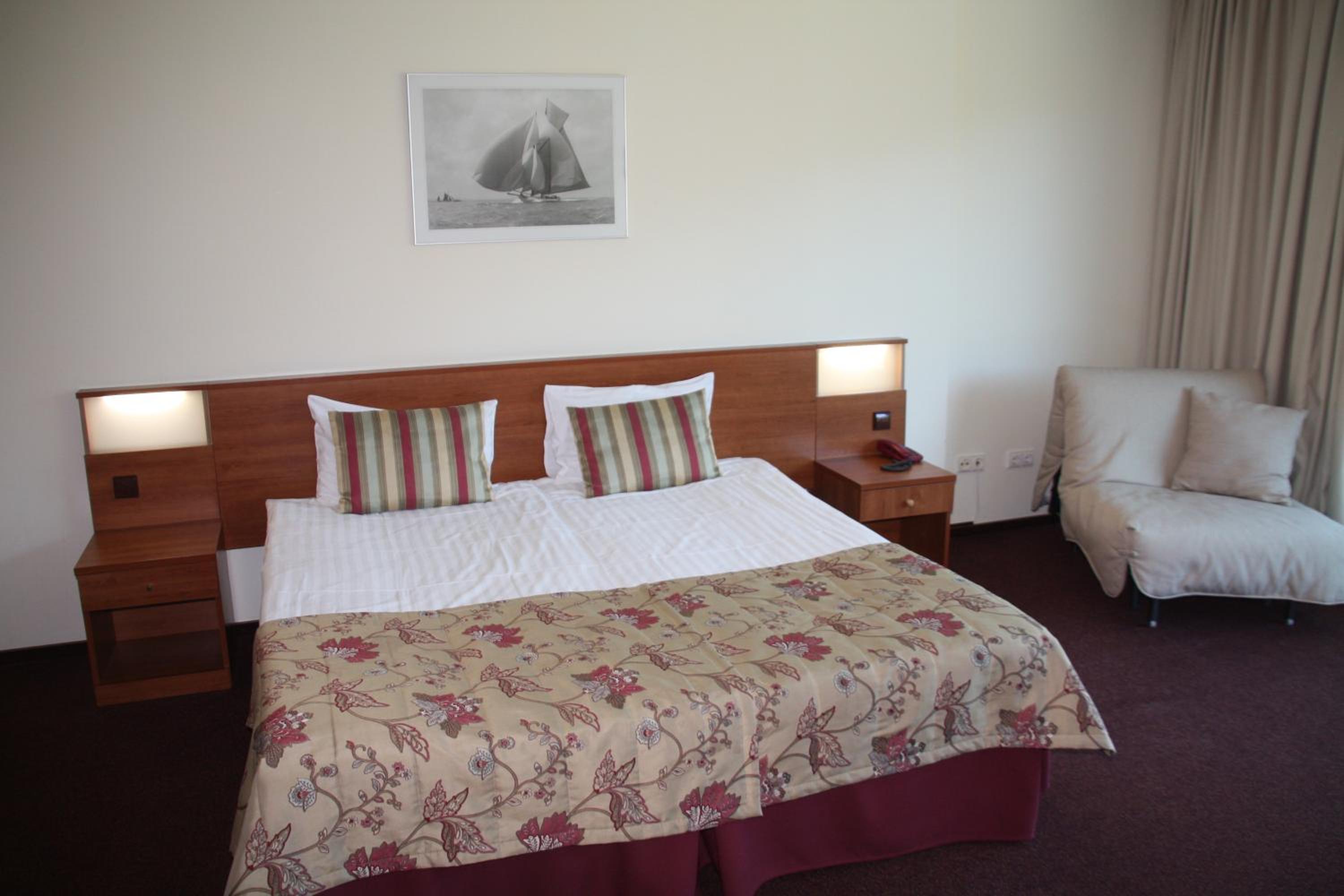 Suite with Balcony - Photo 3