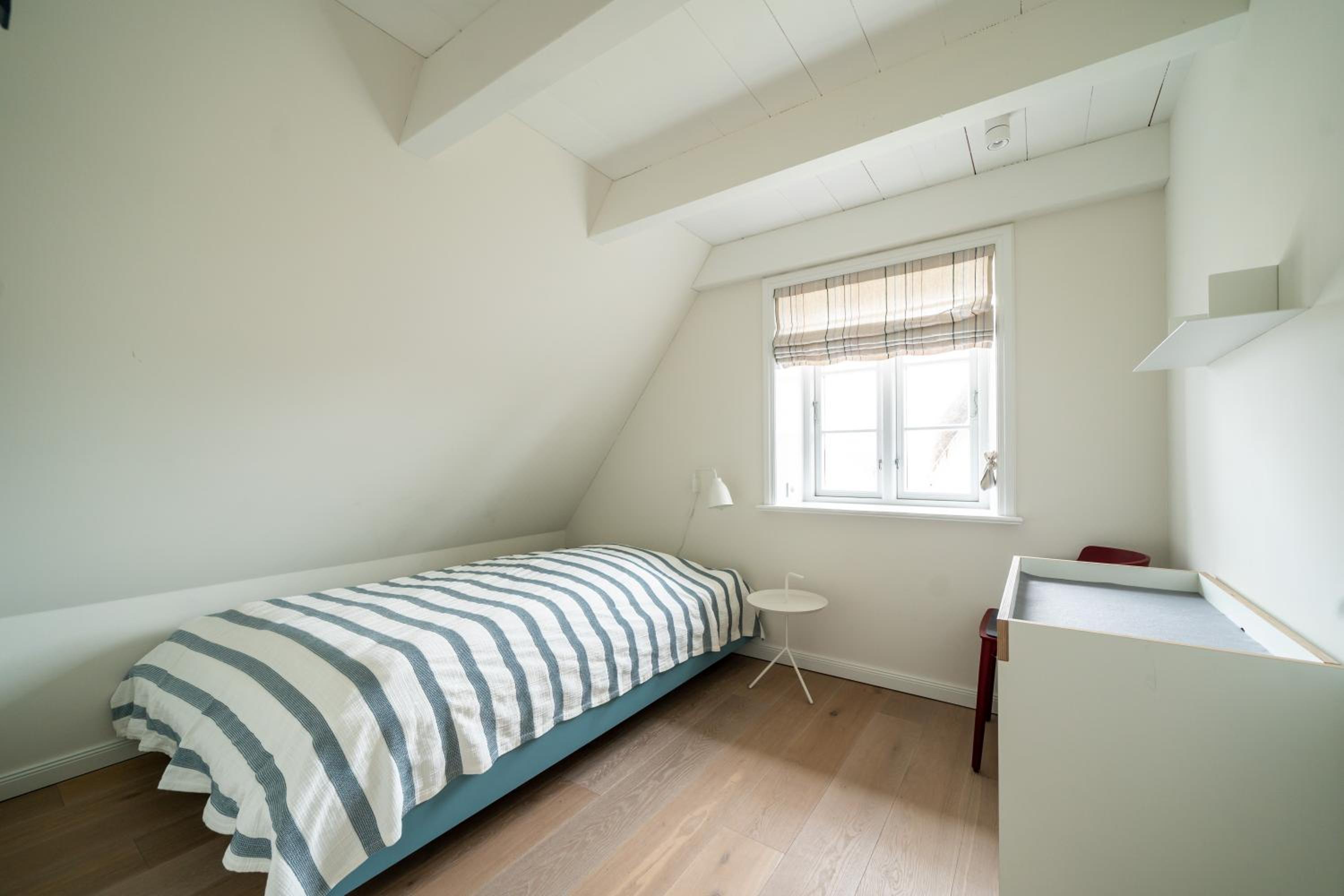 Three-Bedroom House photo 3