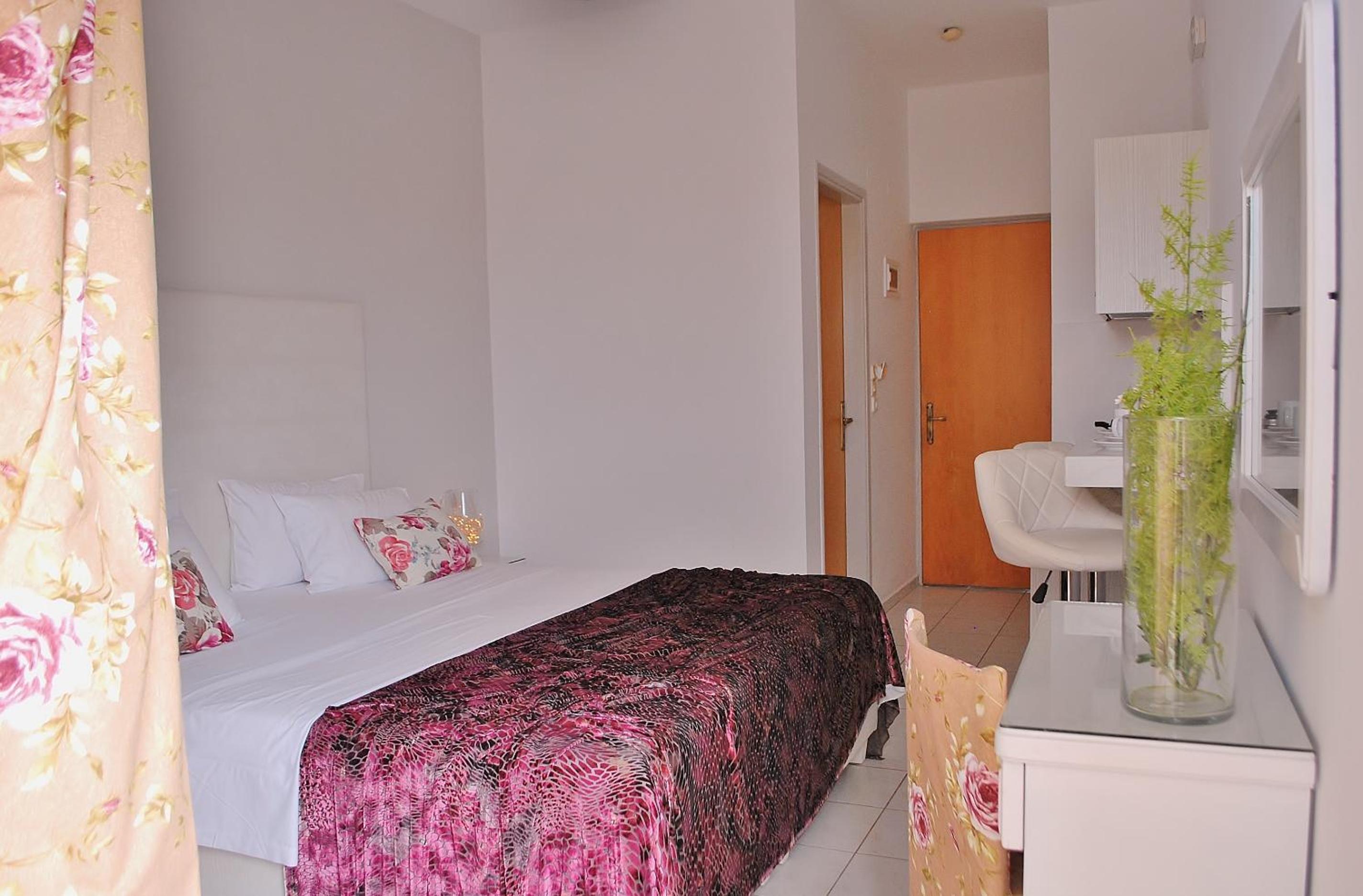 Premium Mini Suite (up to 3 people) photo 3