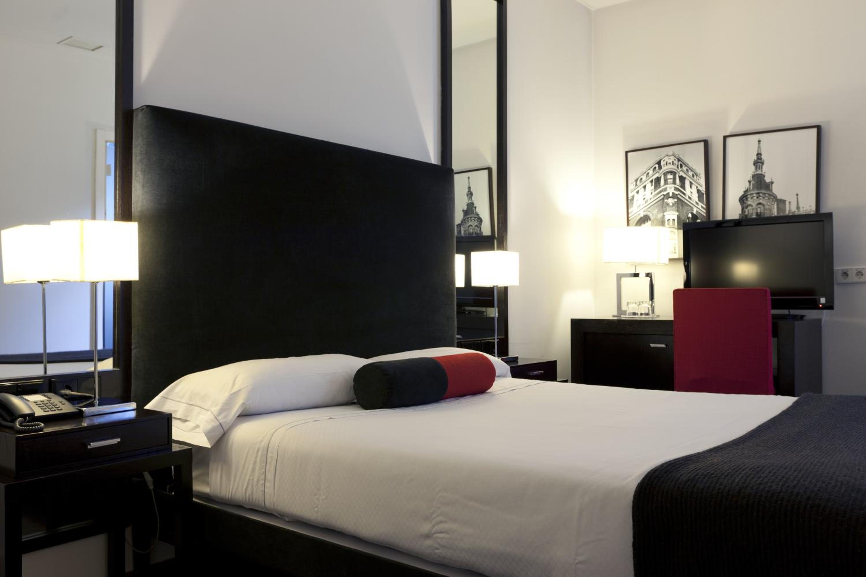 Double or Twin Room - Photo 4