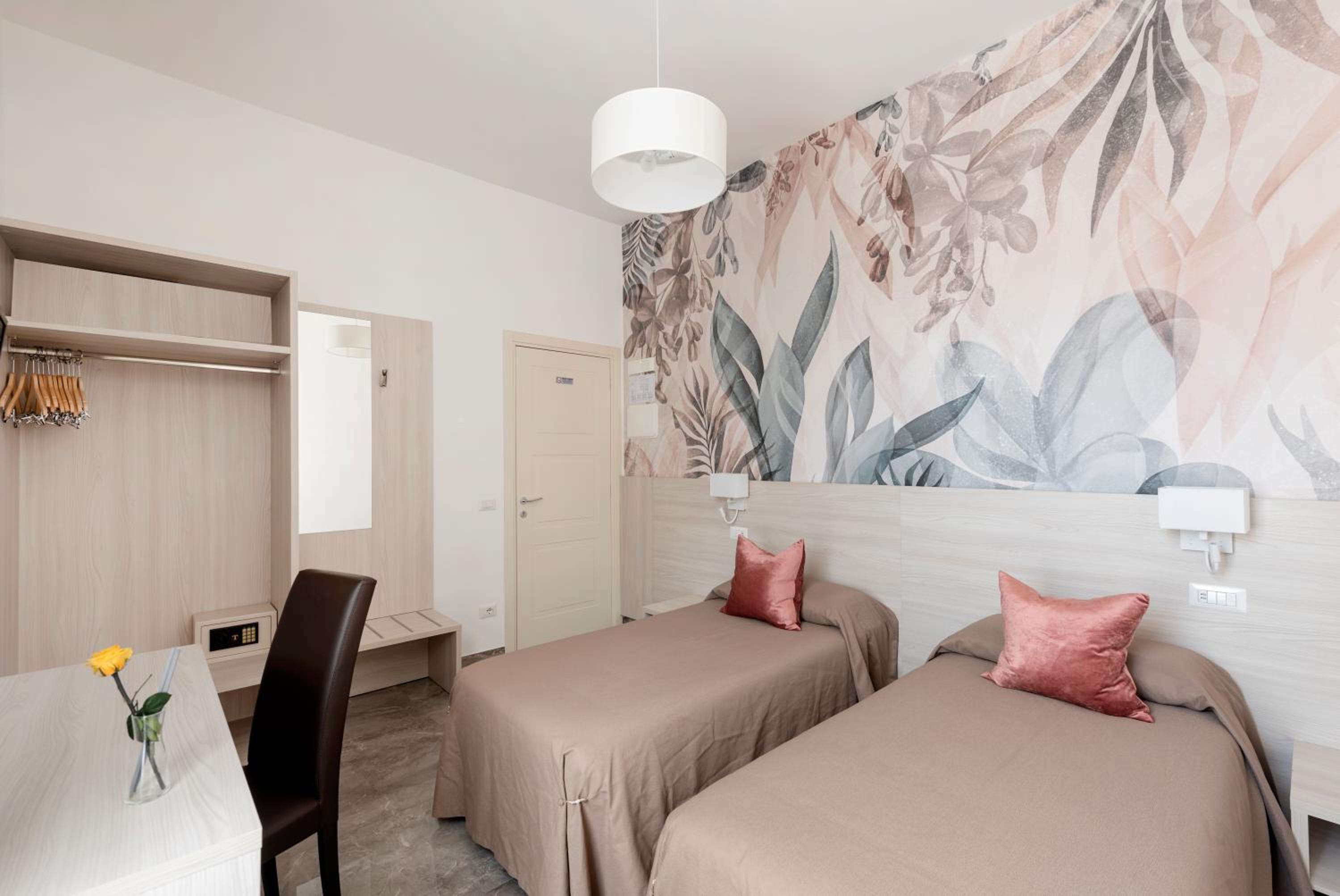 Triple Room with Private Bathroom photo 2
